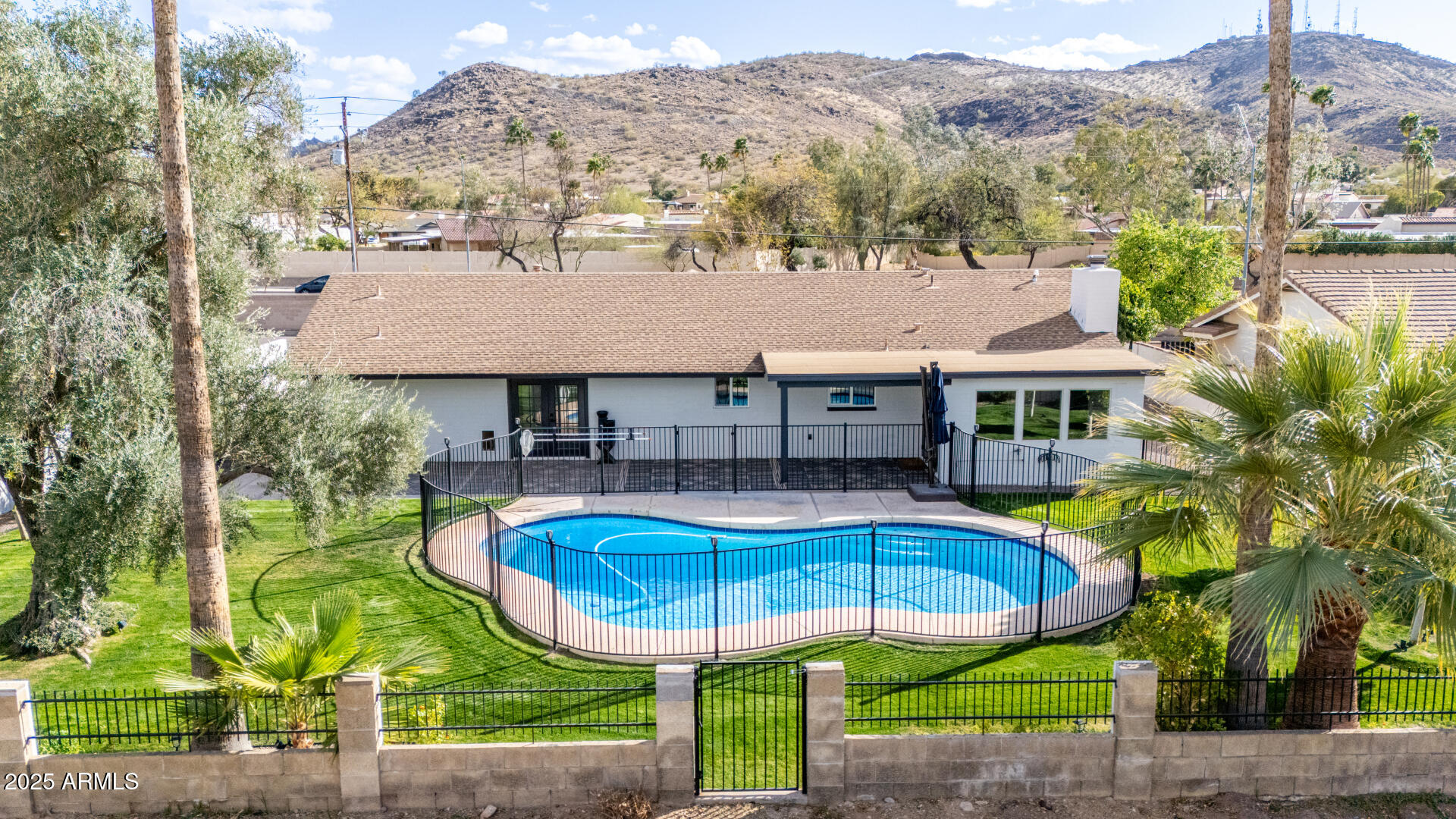 302 W THUNDERBIRD Road