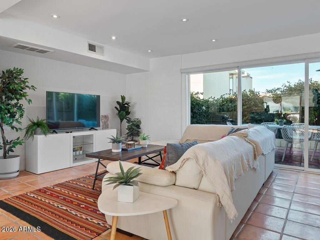 7740 E HEATHERBRAE Avenue 21