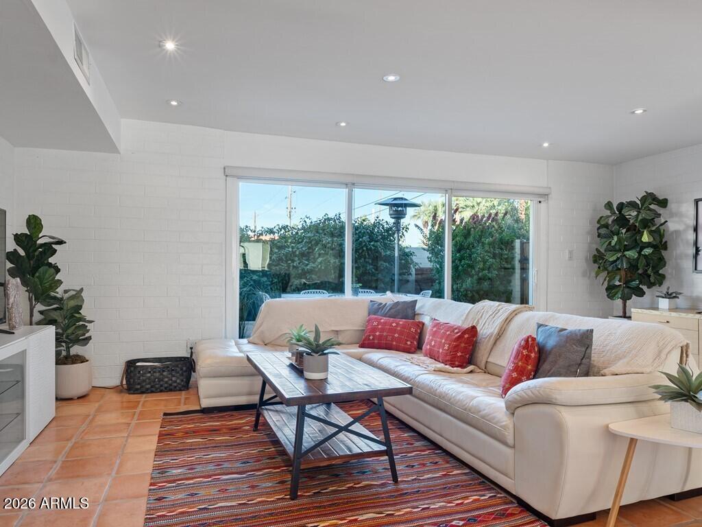 7740 E HEATHERBRAE Avenue 21