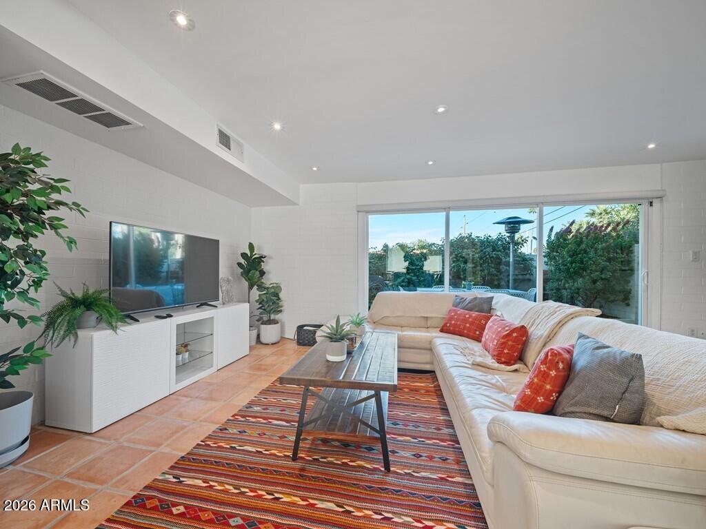 7740 E HEATHERBRAE Avenue 21