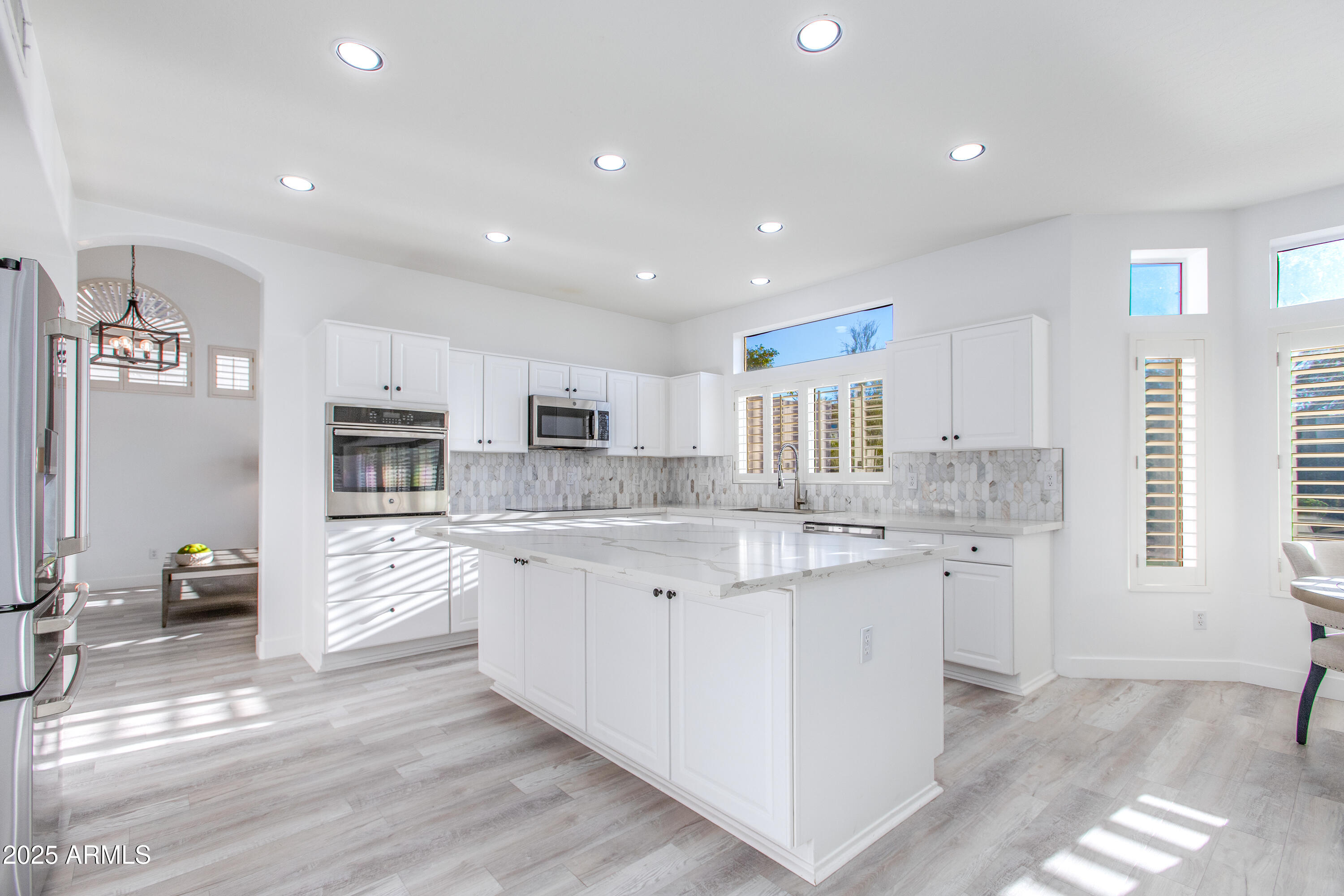 1331 E VOLTAIRE Avenue