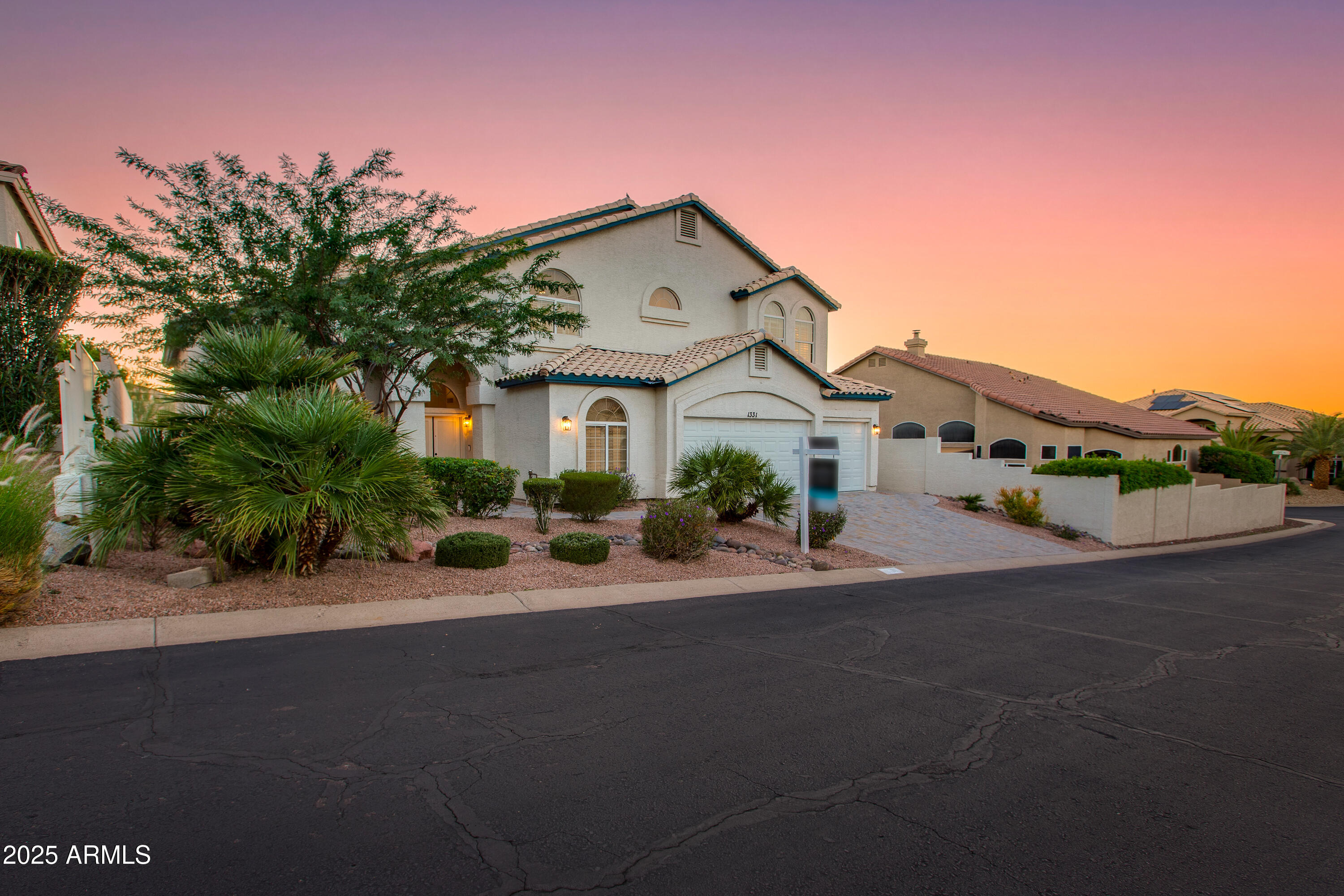 1331 E VOLTAIRE Avenue