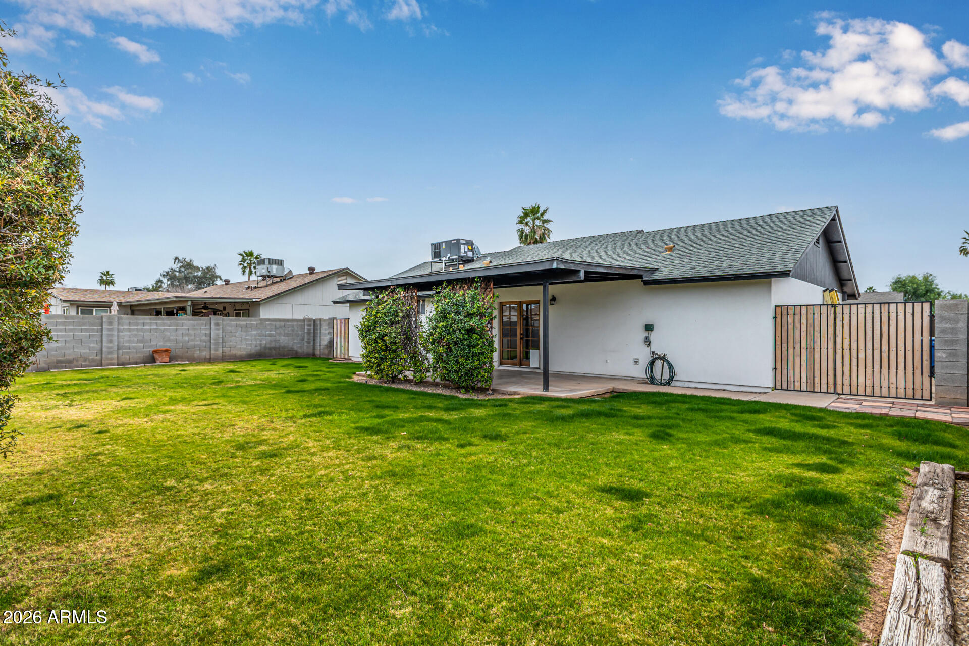 1416 W CHILTON Street