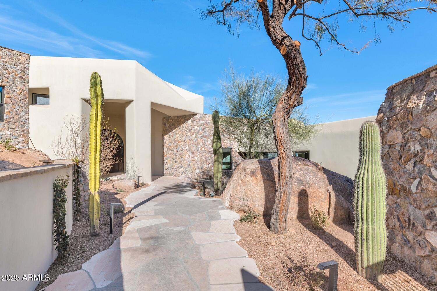5810 E Cholla Lane