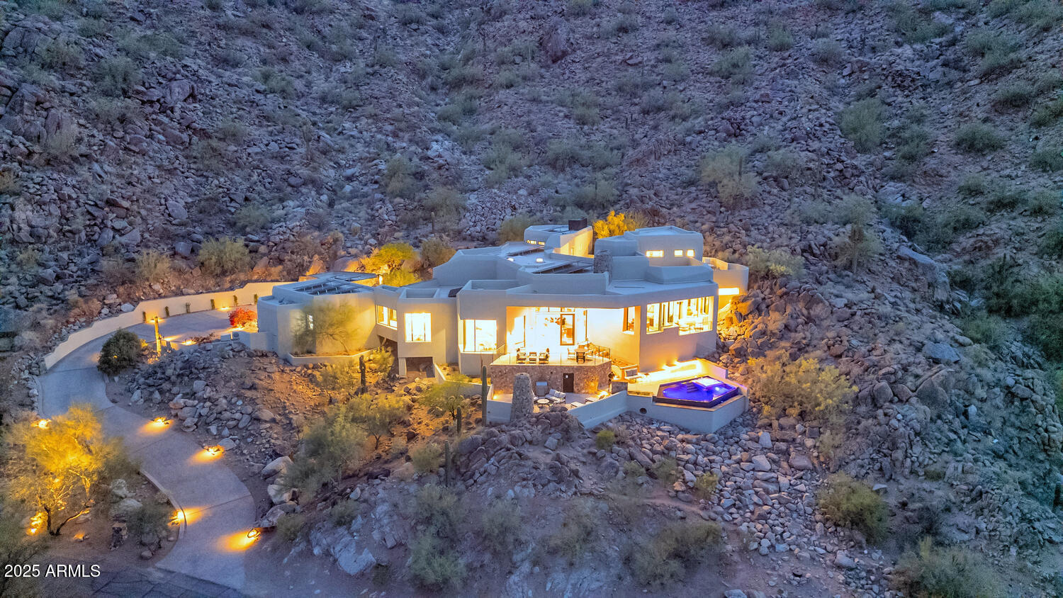5810 E Cholla Lane