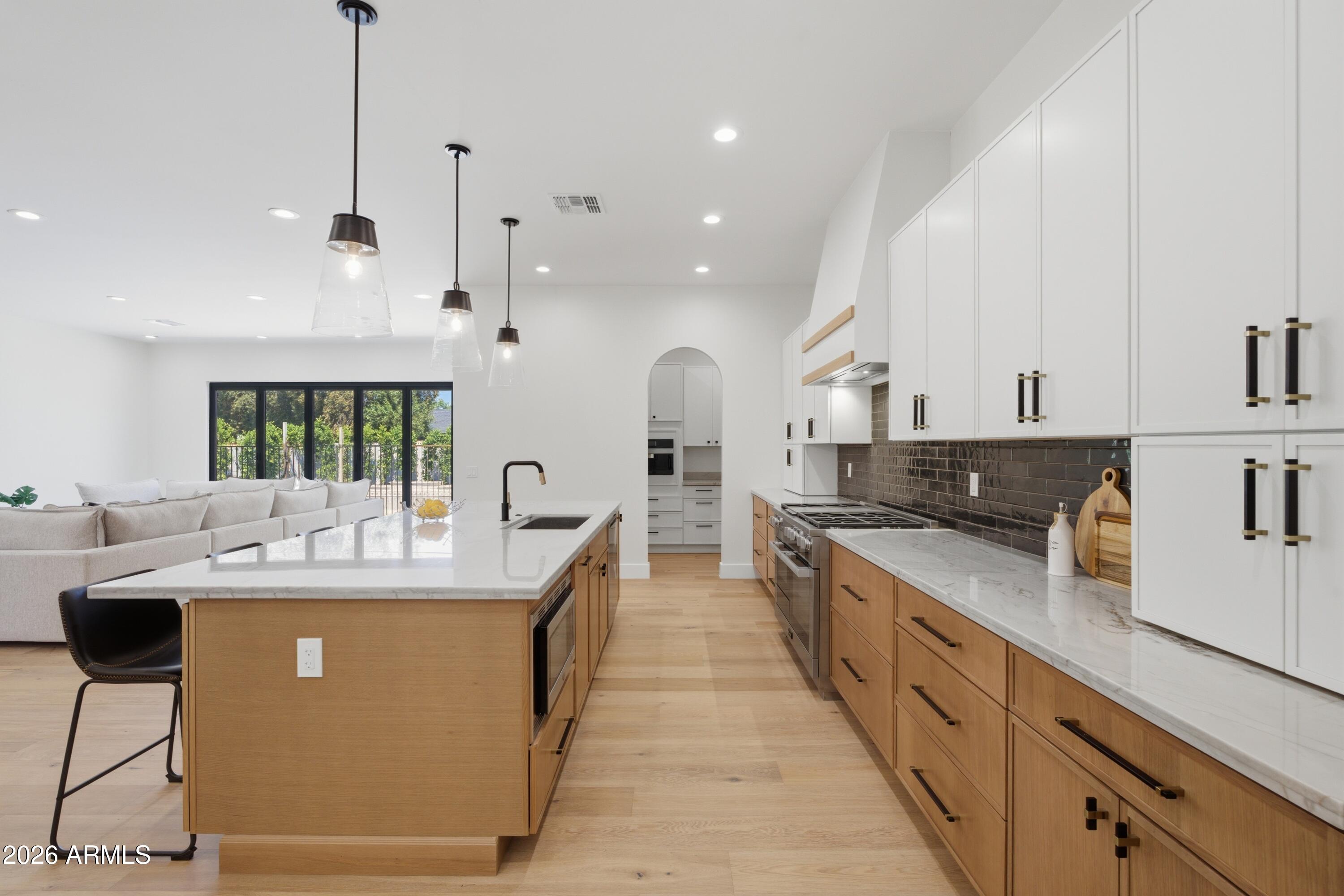 4348 E MITCHELL Drive