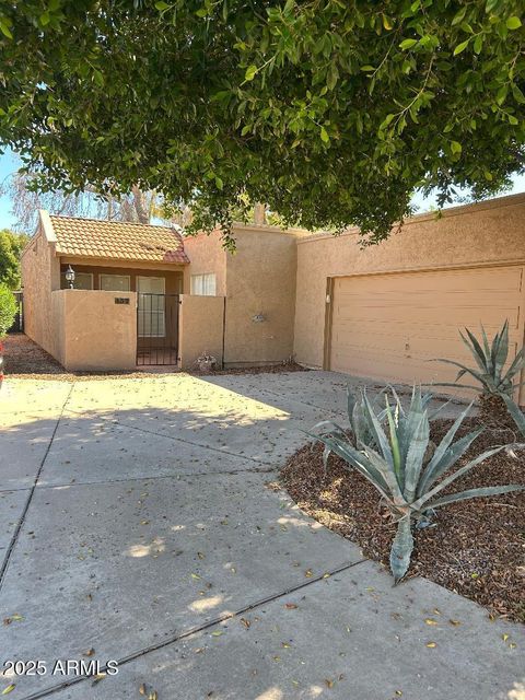 437 LEISURE WORLD -- Mesa AZ 85206