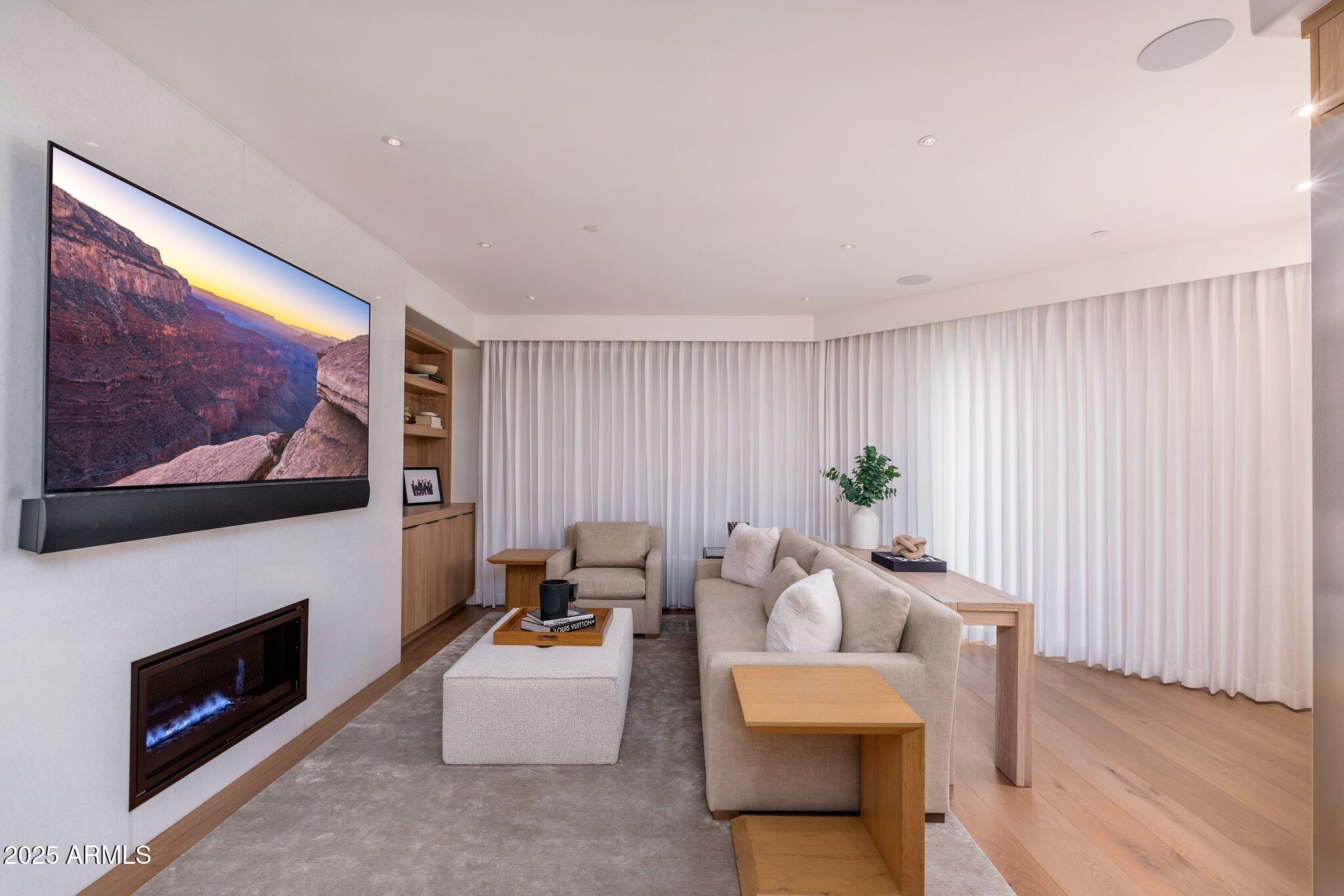 7175 E CAMELBACK Road 109