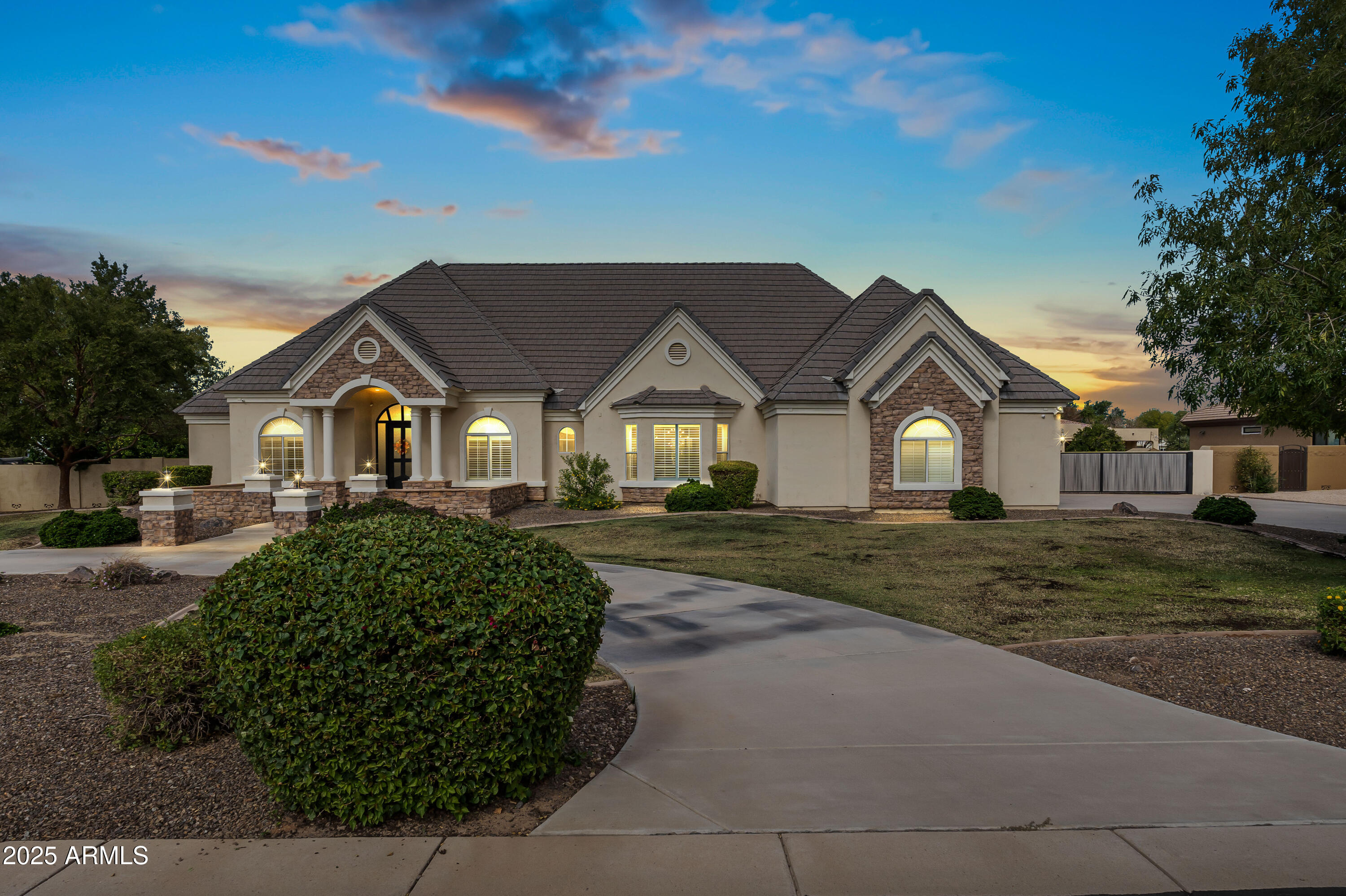 2670 E VALLEJO Court