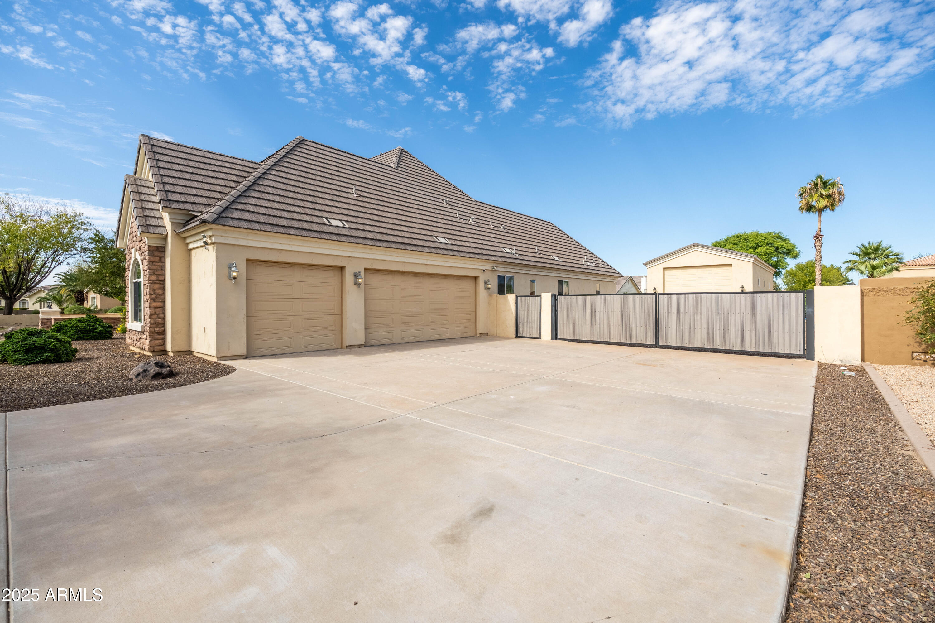 2670 E VALLEJO Court