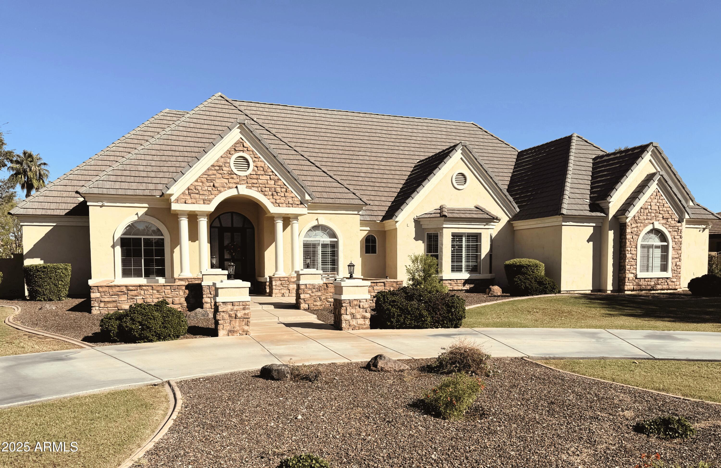 2670 E VALLEJO Court