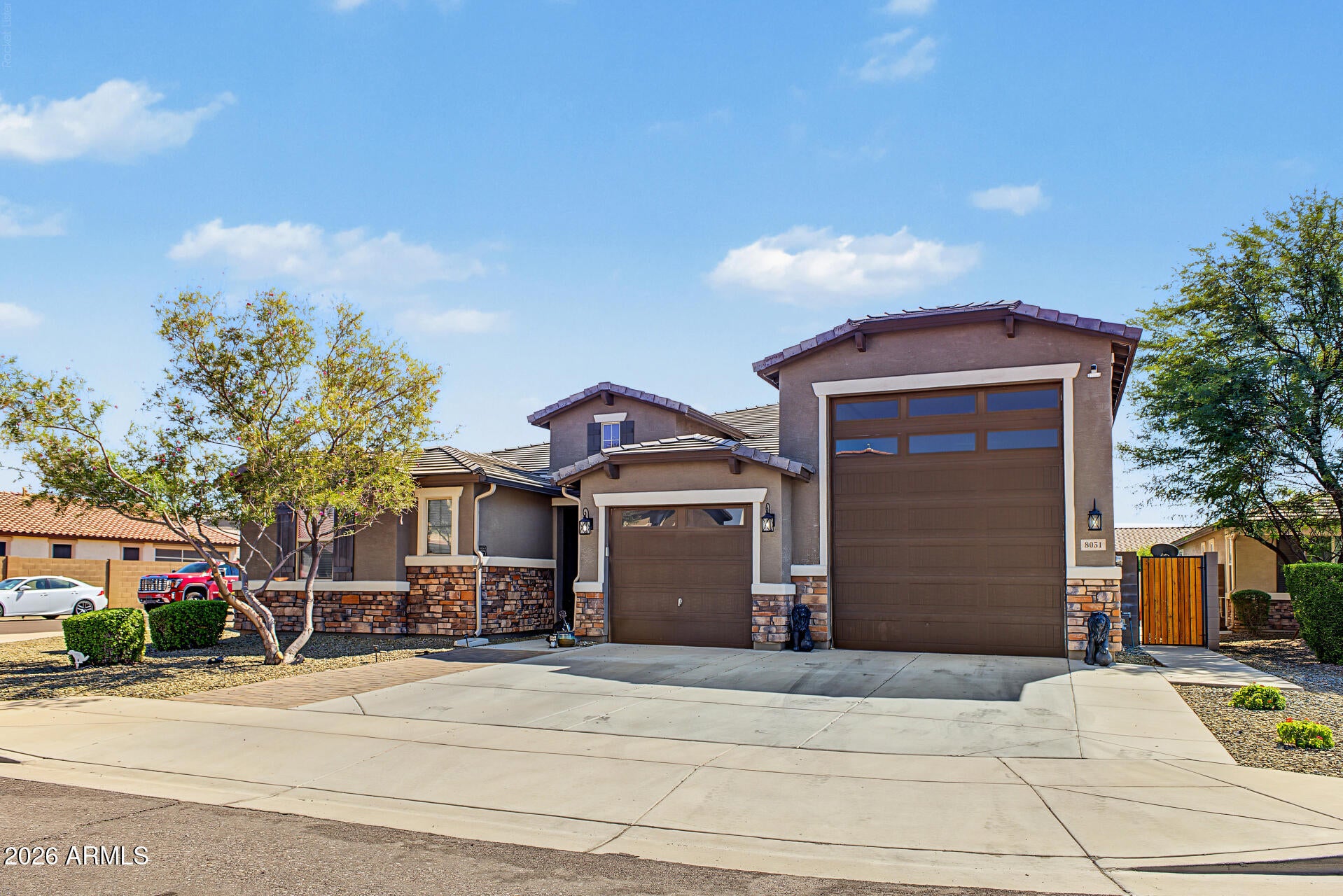 8031 W ENCINAS Lane