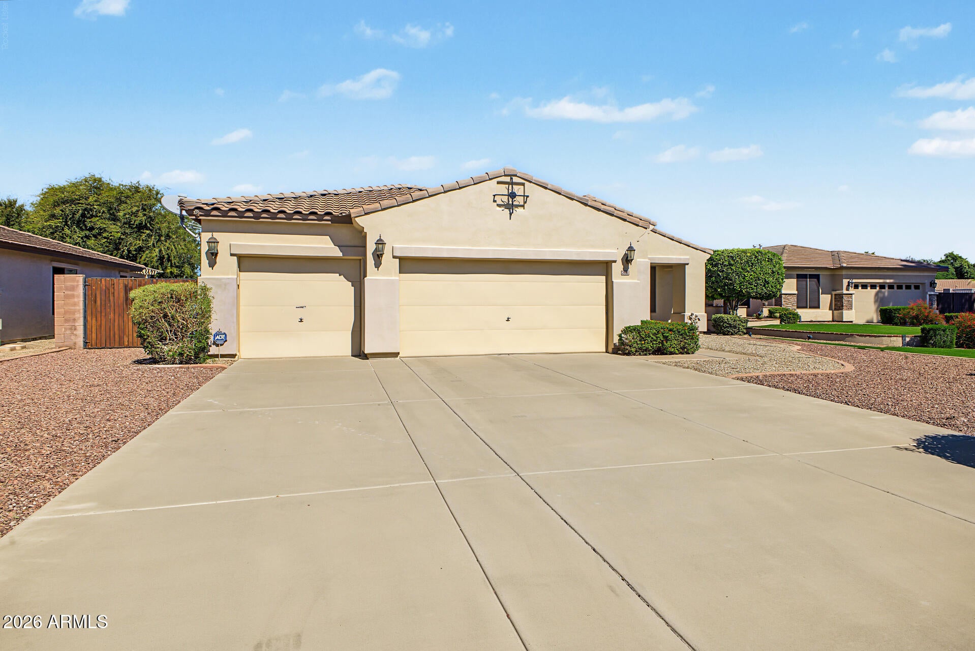 2498 E ERIE Court
