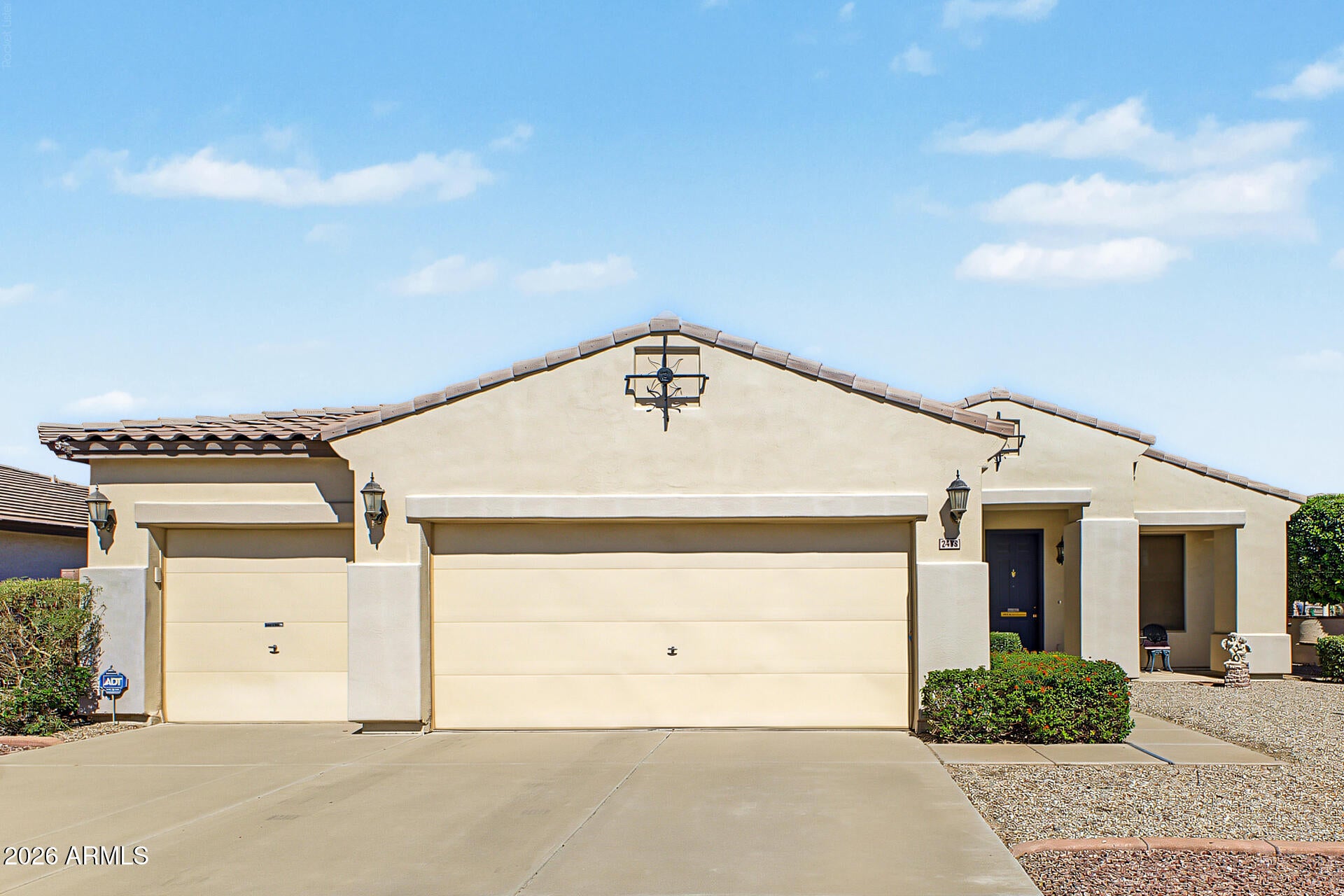 2498 E ERIE Court