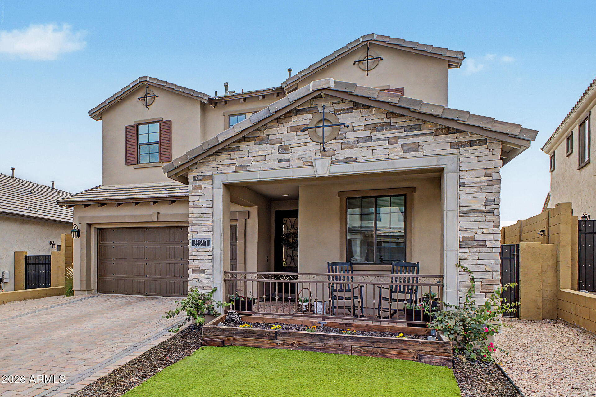 821 E SILVER FOX Way