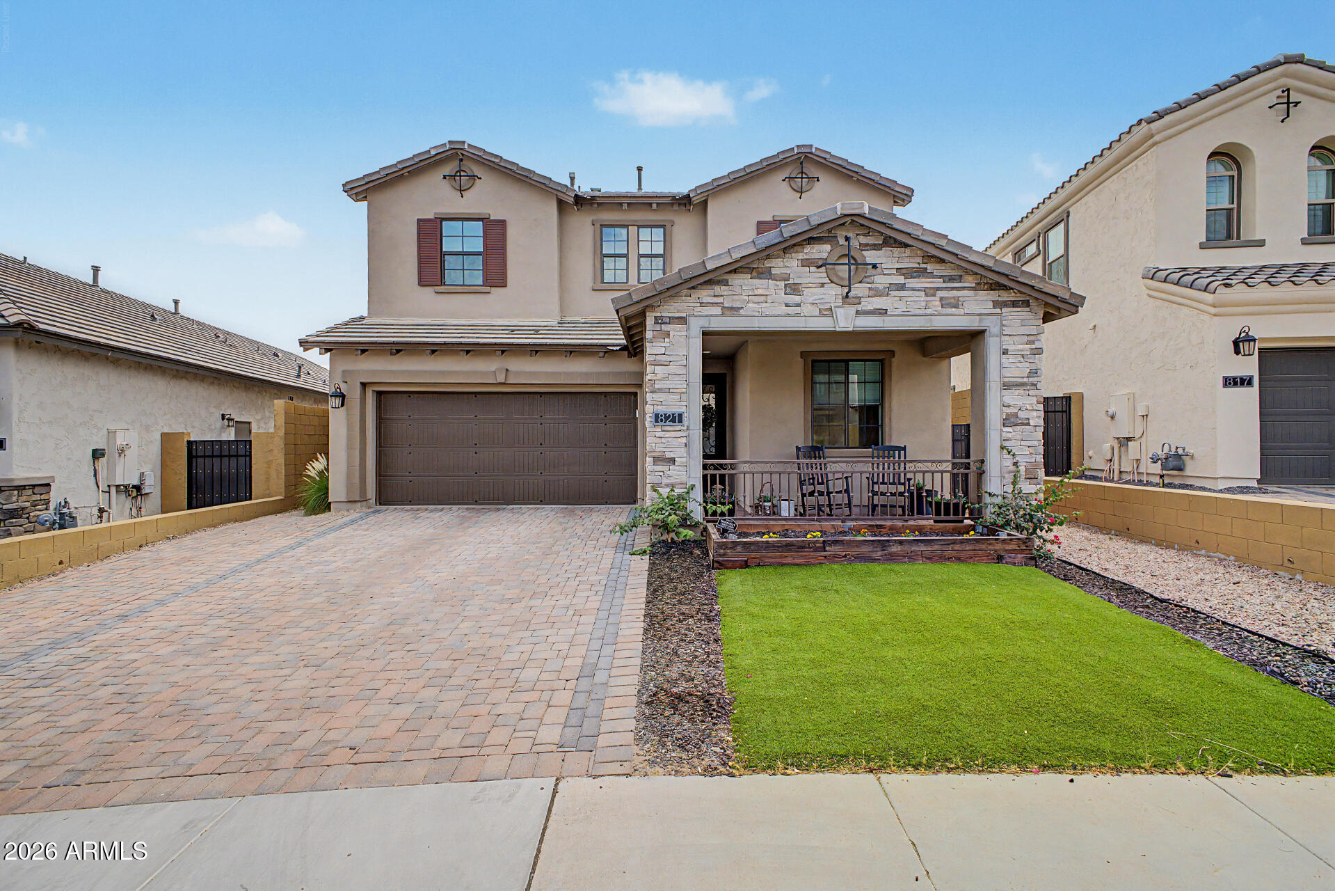 821 E SILVER FOX Way