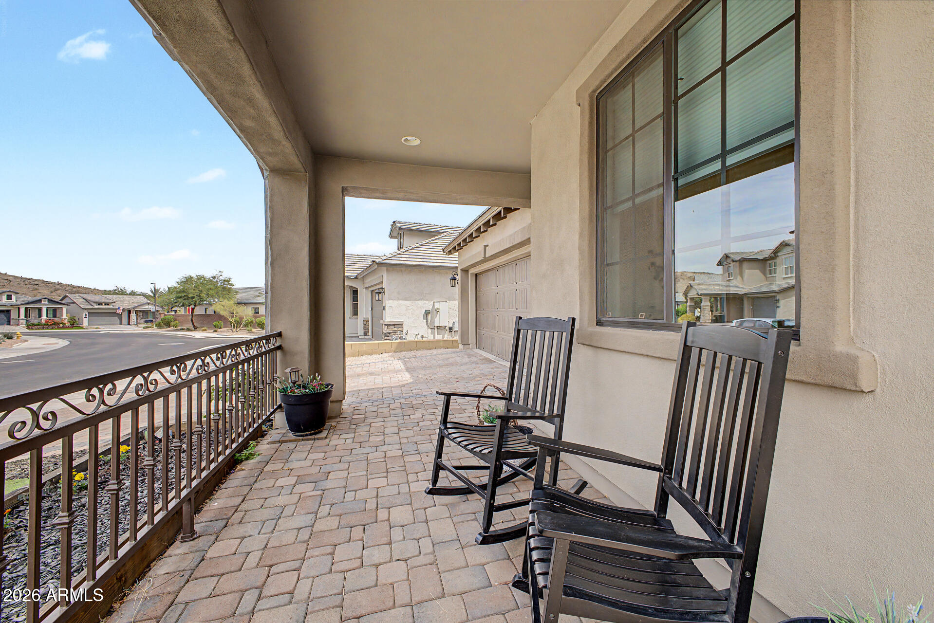 821 E SILVER FOX Way