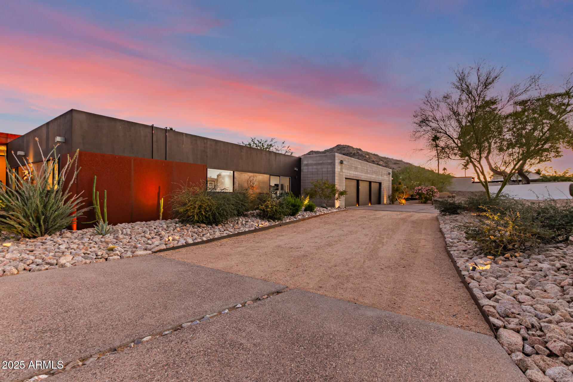 9502 N 47TH Street