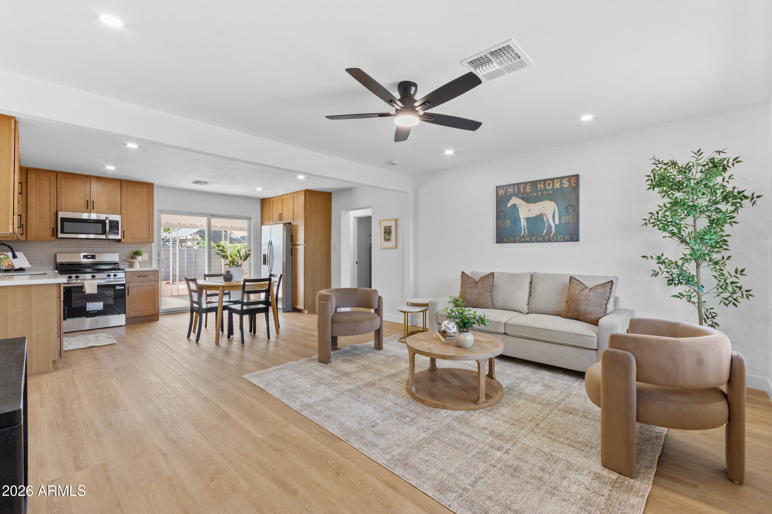 401 E CONTINENTAL Drive