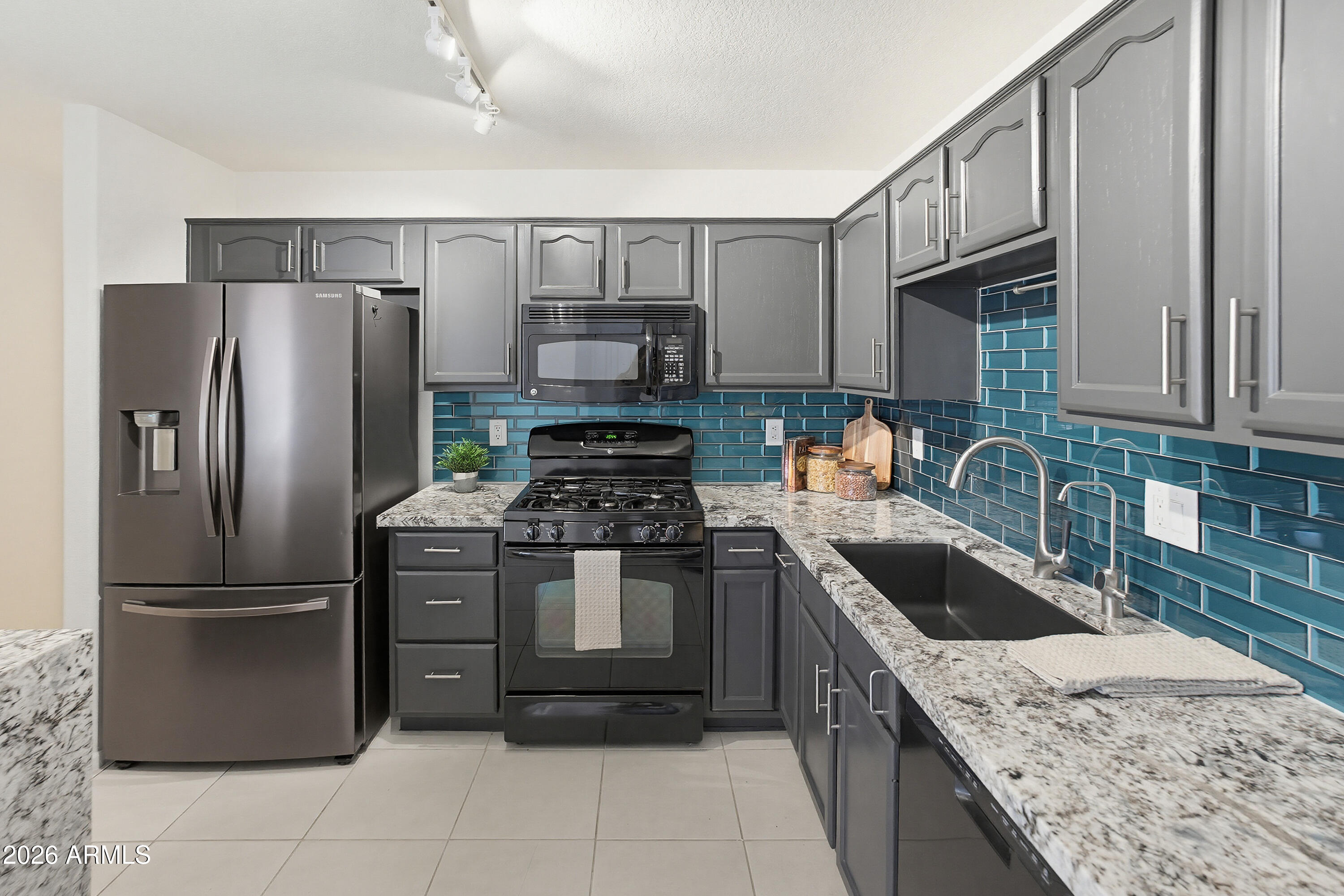 490 S CATALINA Street