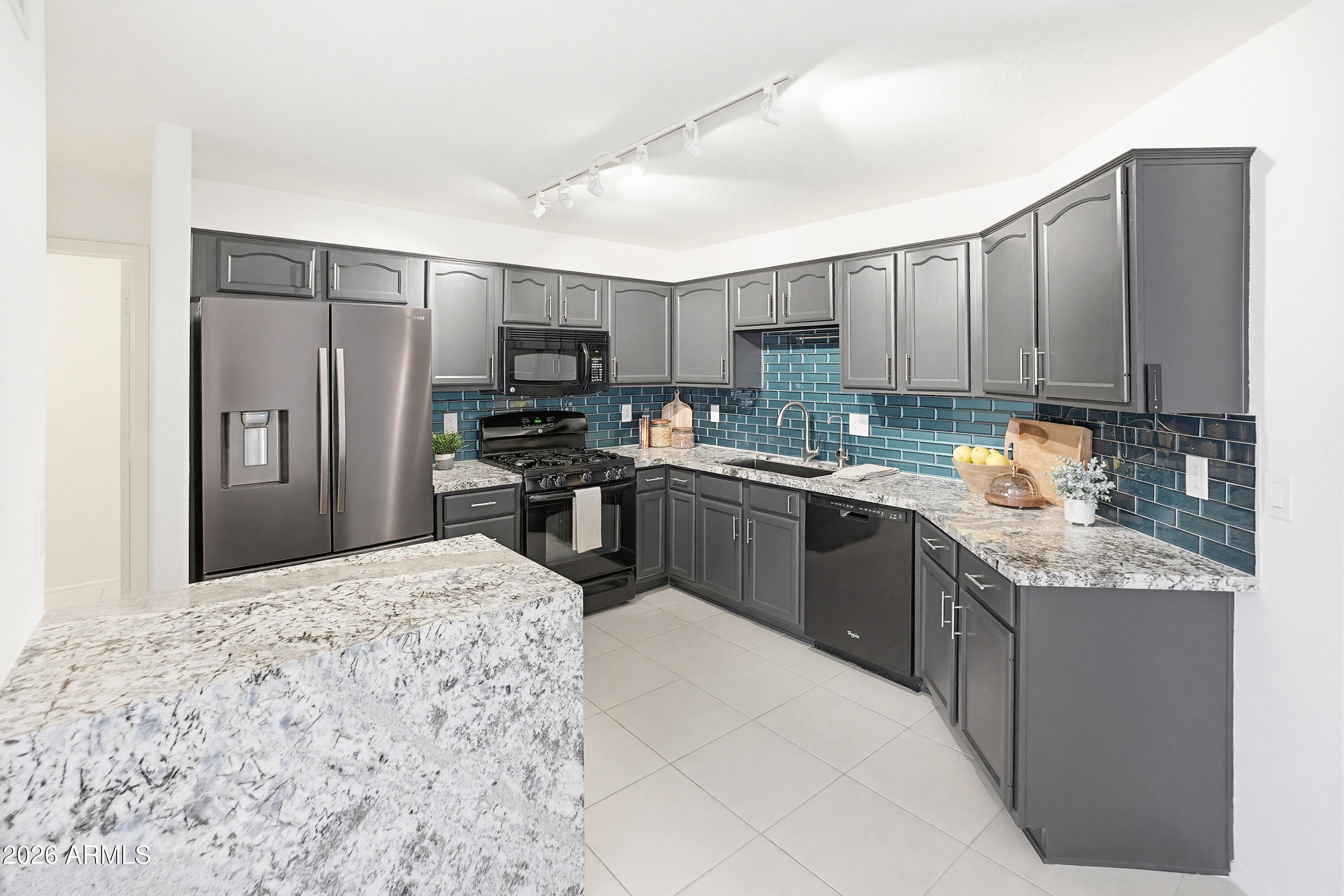 490 S CATALINA Street