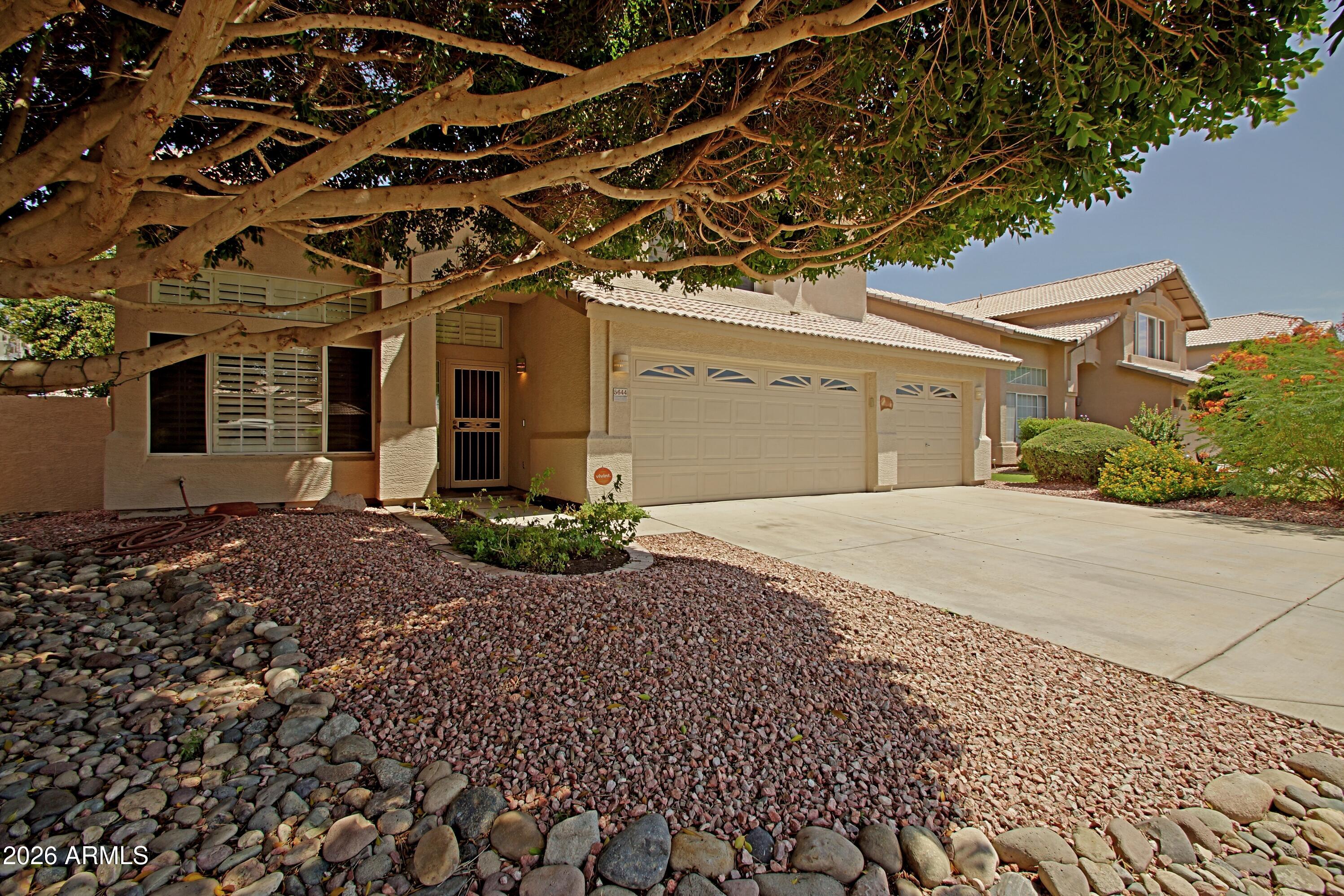 FULTON HOMES AT ARROWHEAD - Residential