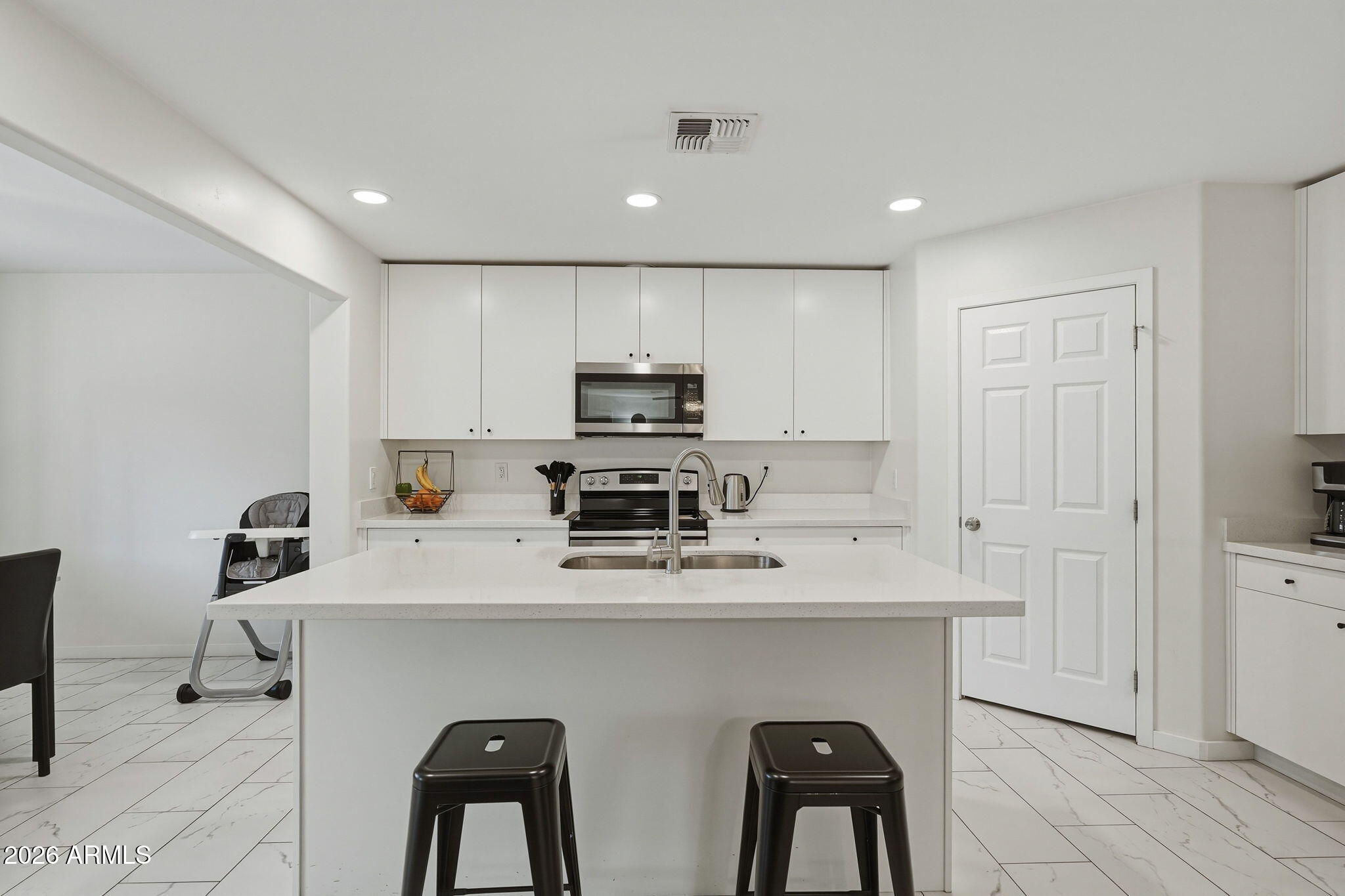 8042 S CALLE MOCTEZUMA --