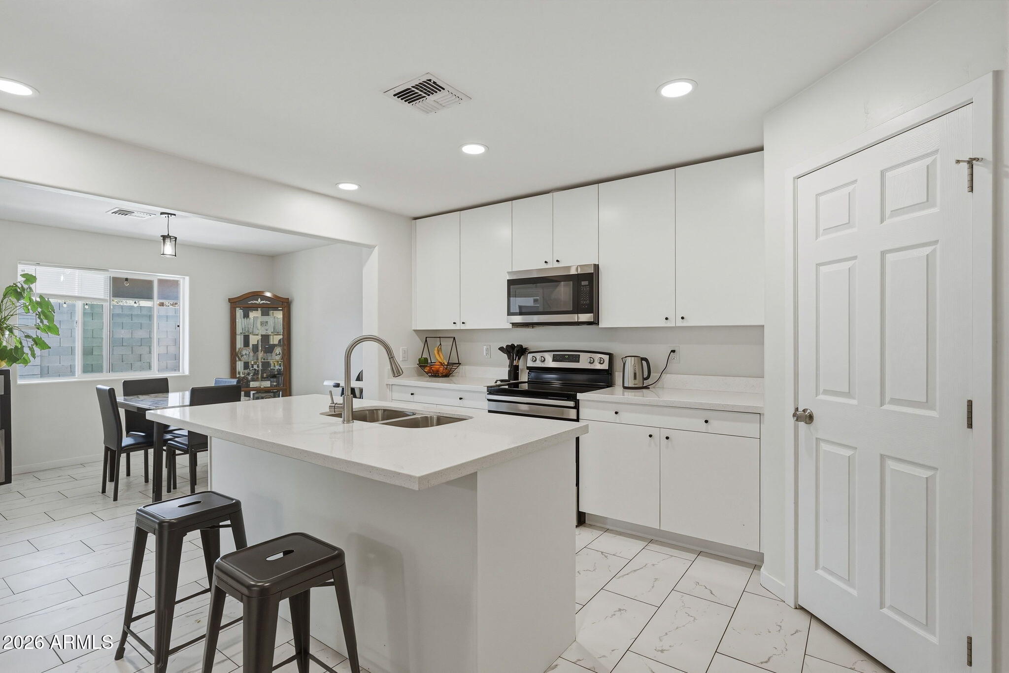 8042 S CALLE MOCTEZUMA --