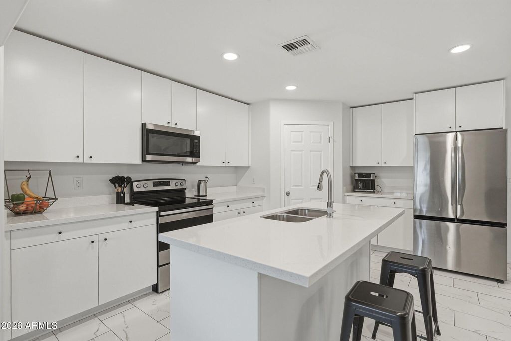 Photo of 8042 S Calle Moctezuma, Tempe, AZ 85283 (MLS # 6983744)