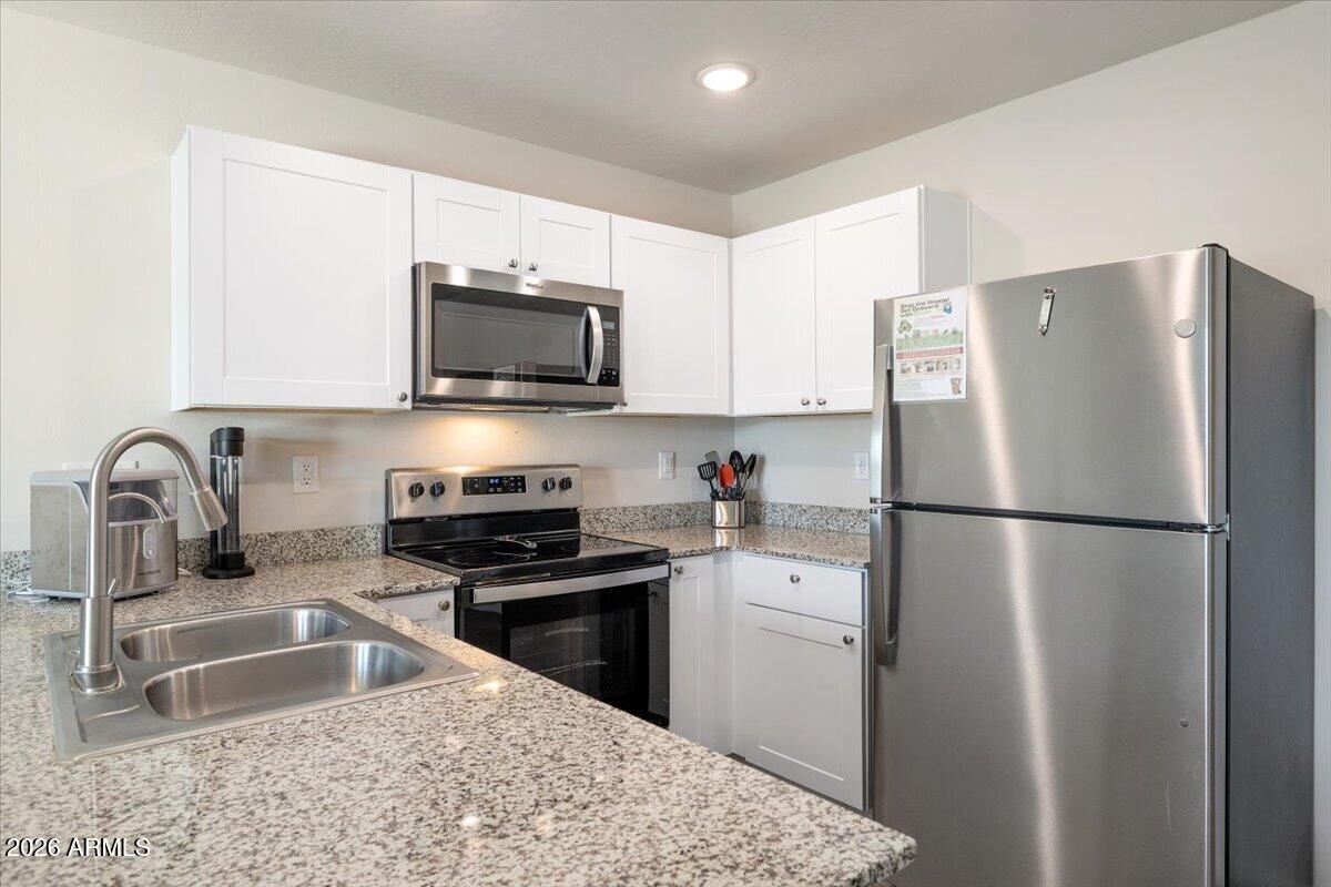 156 W DOUGLAS Avenue