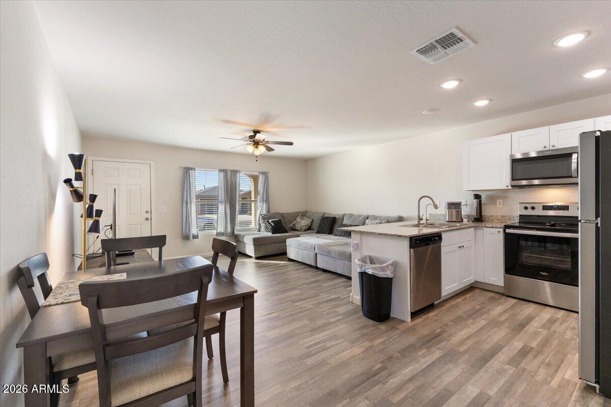 156 W DOUGLAS Avenue