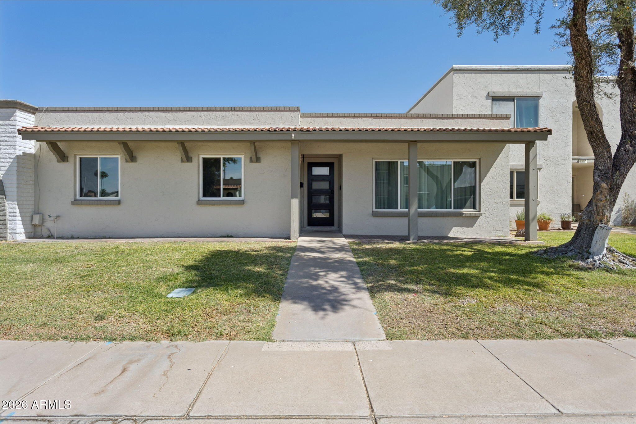 8208 E KEIM Drive