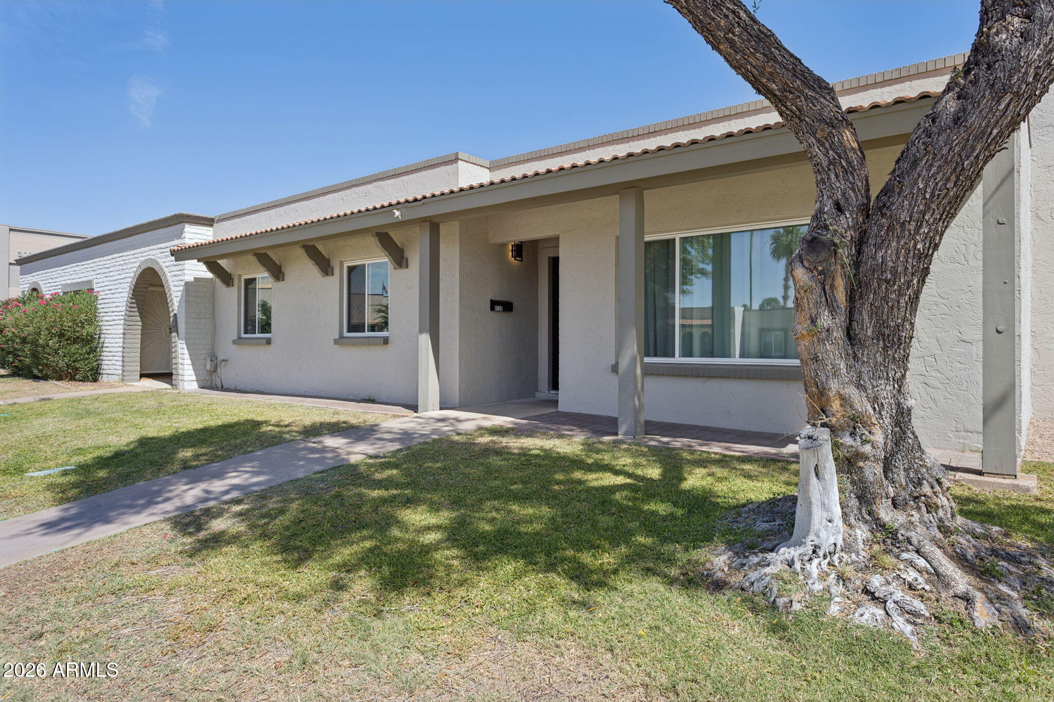 8208 E KEIM Drive