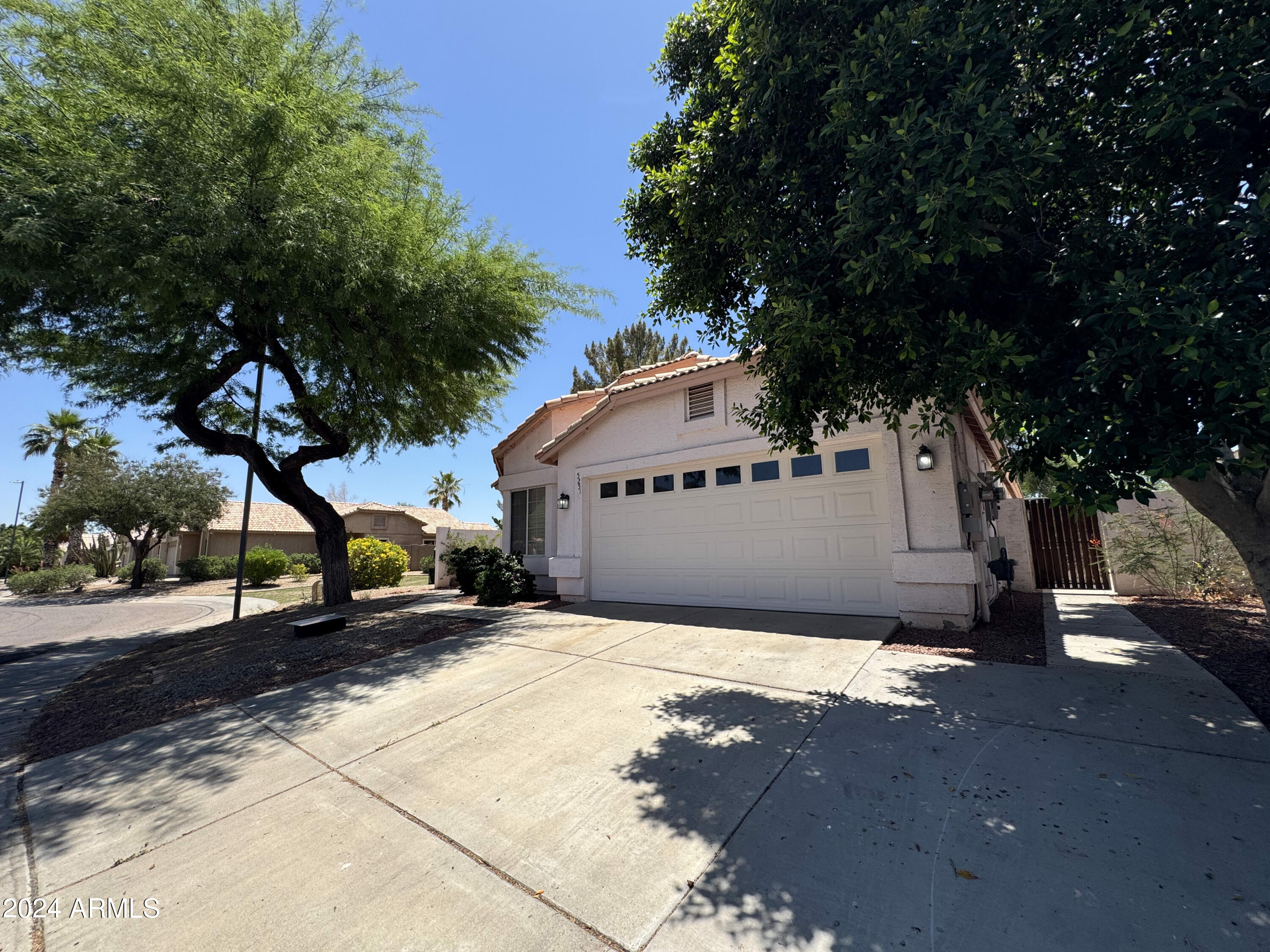 5251 W PONTIAC Drive