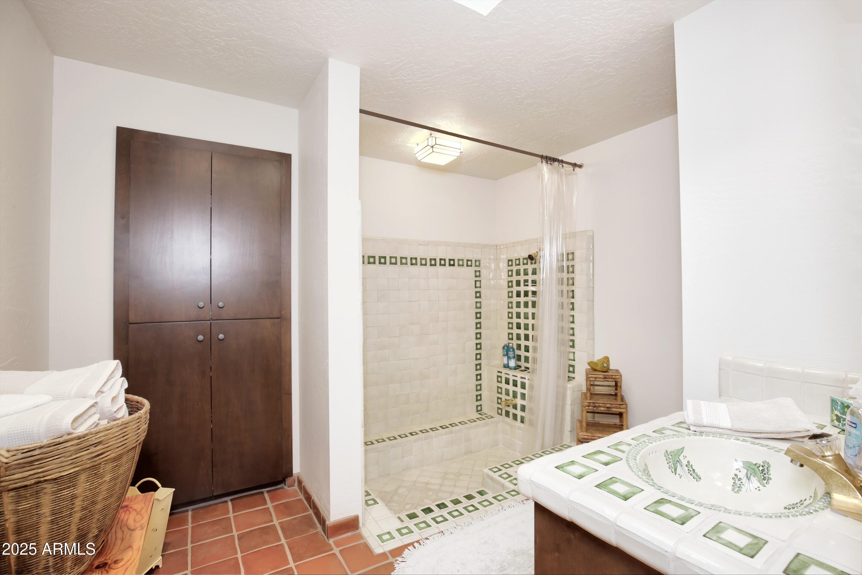 CAREFREE FORE - Residential