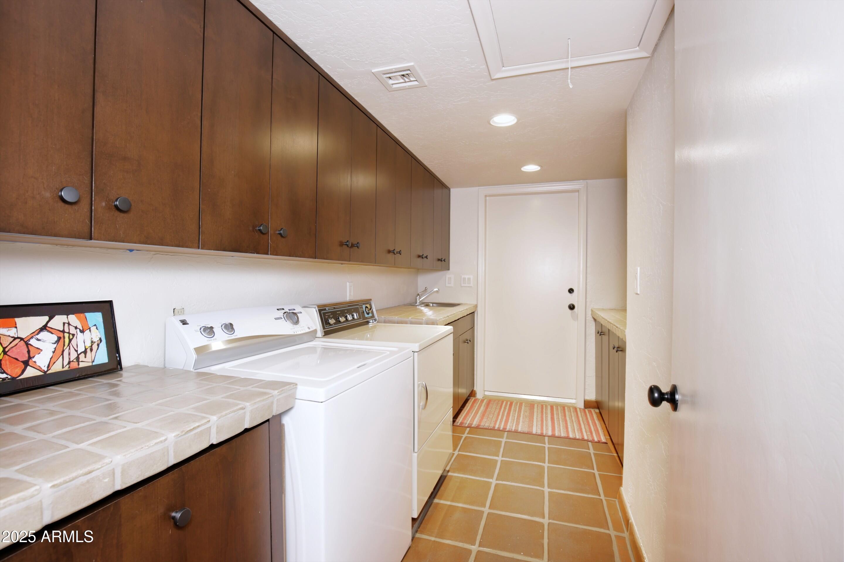 CAREFREE FORE - Residential