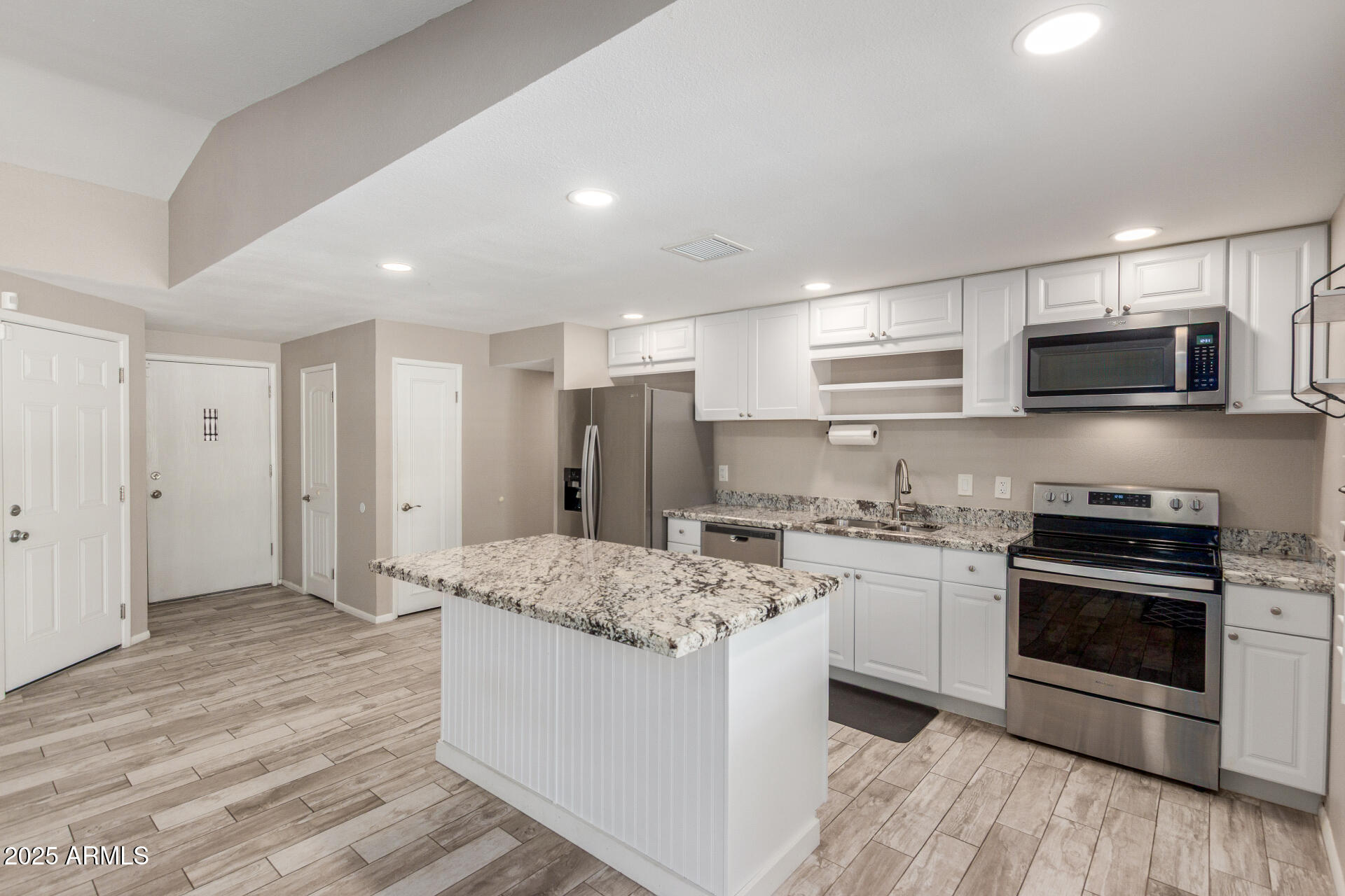 4012 E CAPITAN DREYFUS Avenue