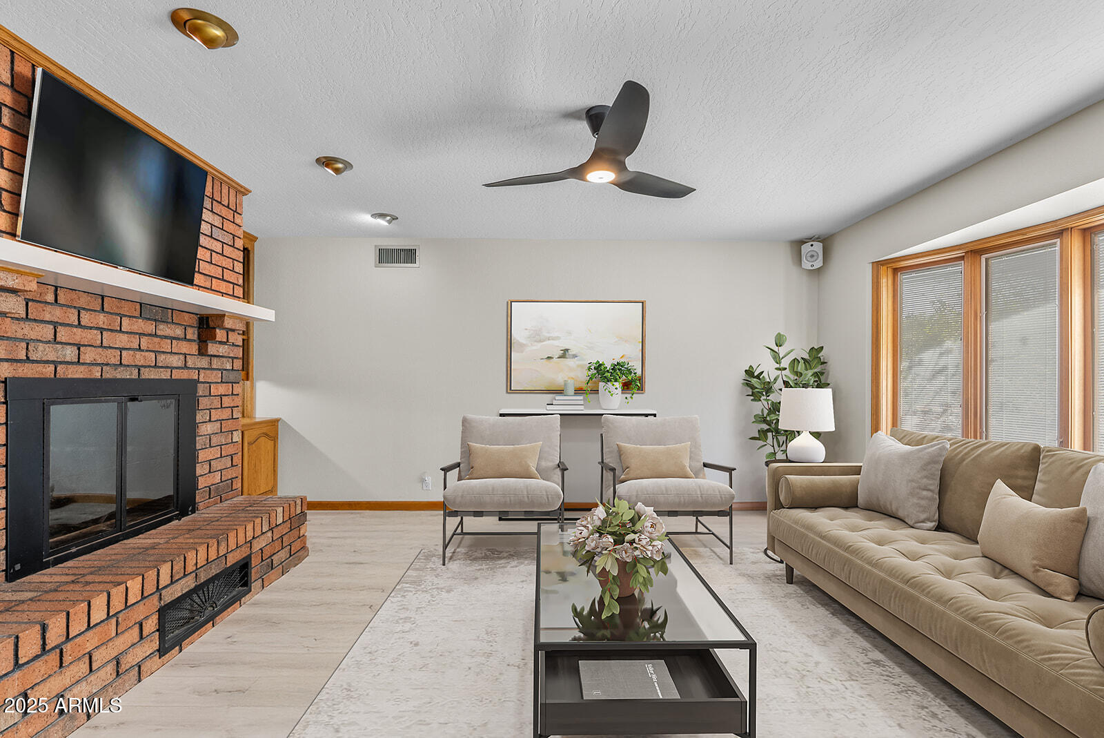 4024 E HERMOSA VISTA Drive