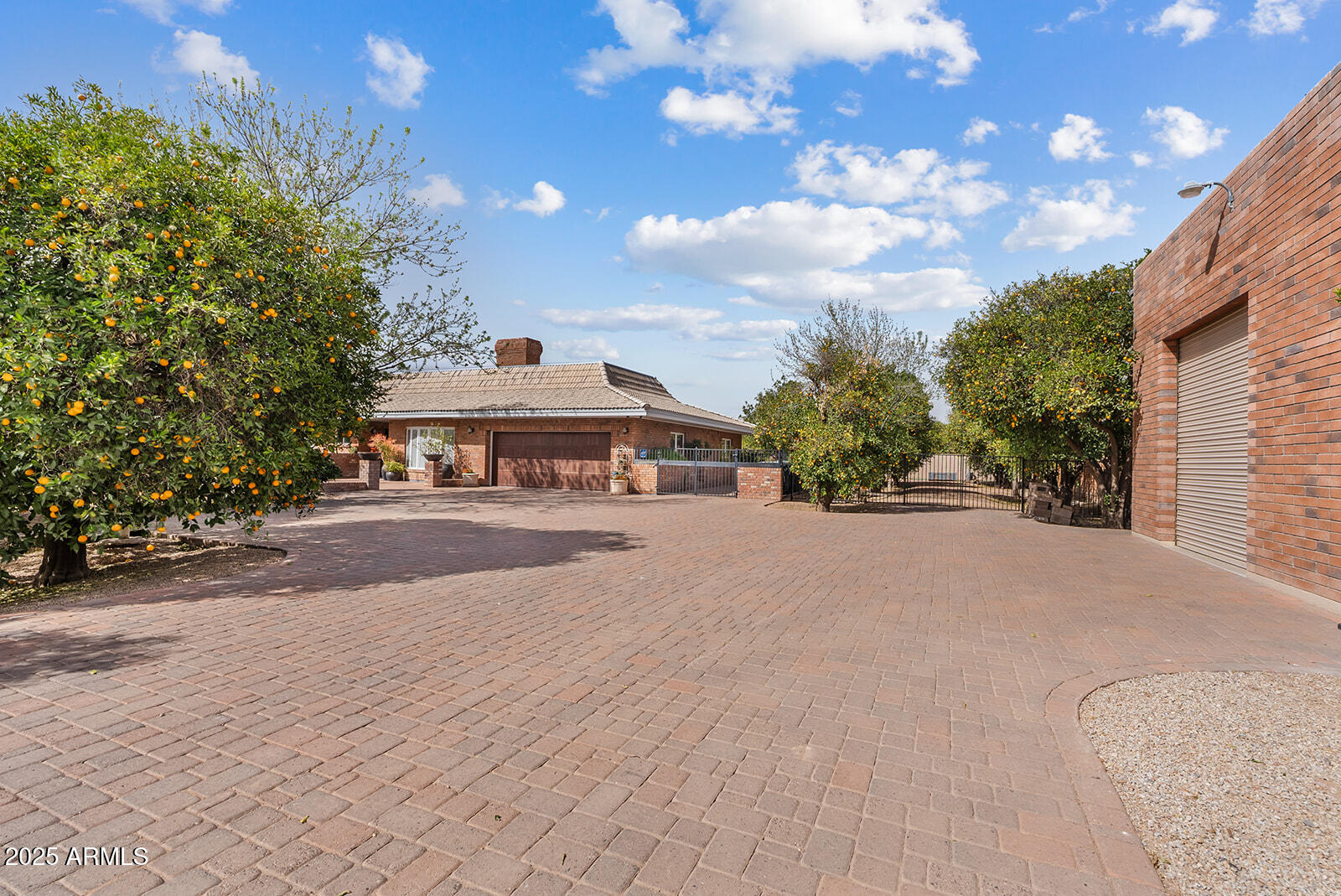 4024 E HERMOSA VISTA Drive