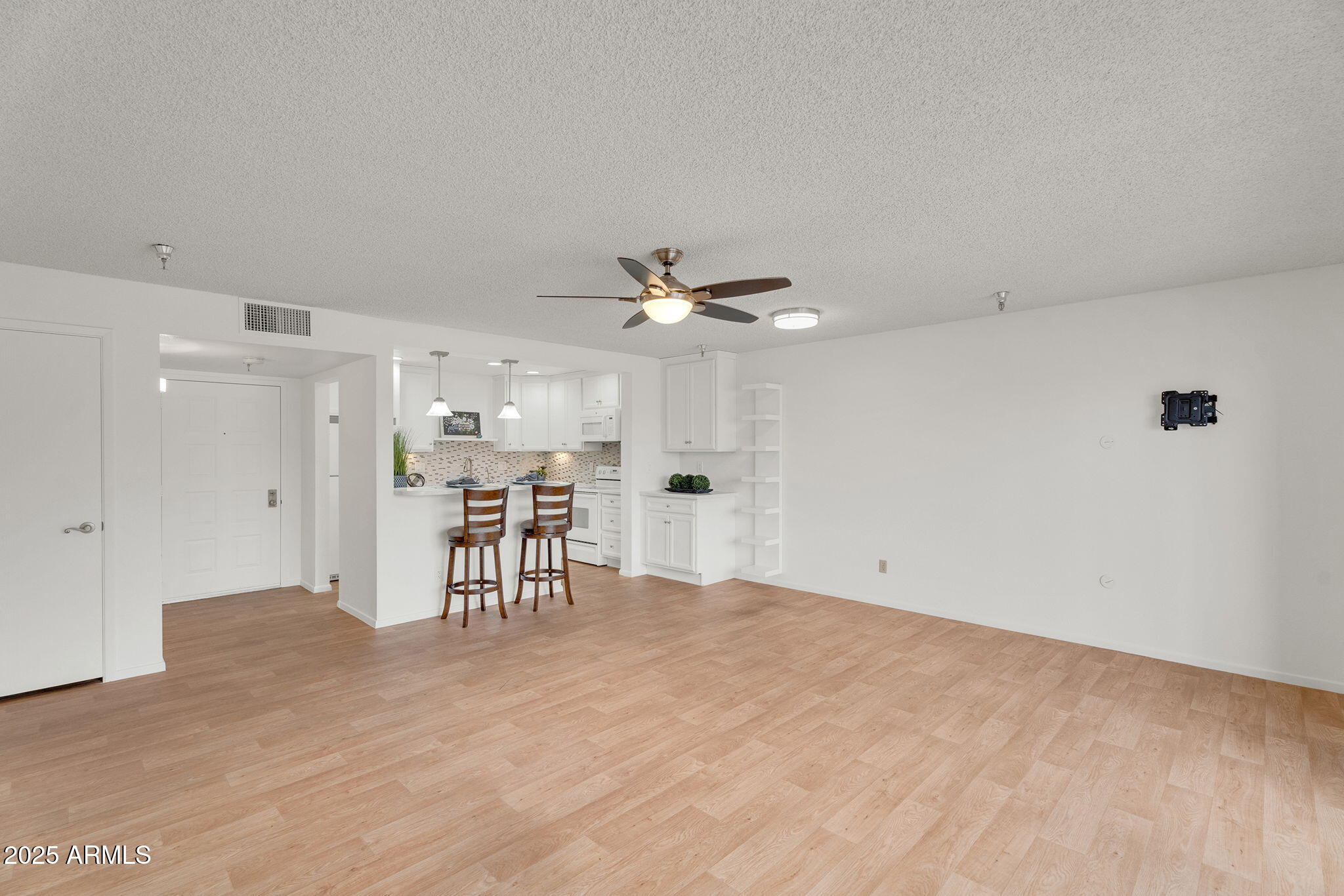 425 S PARKCREST -- 316