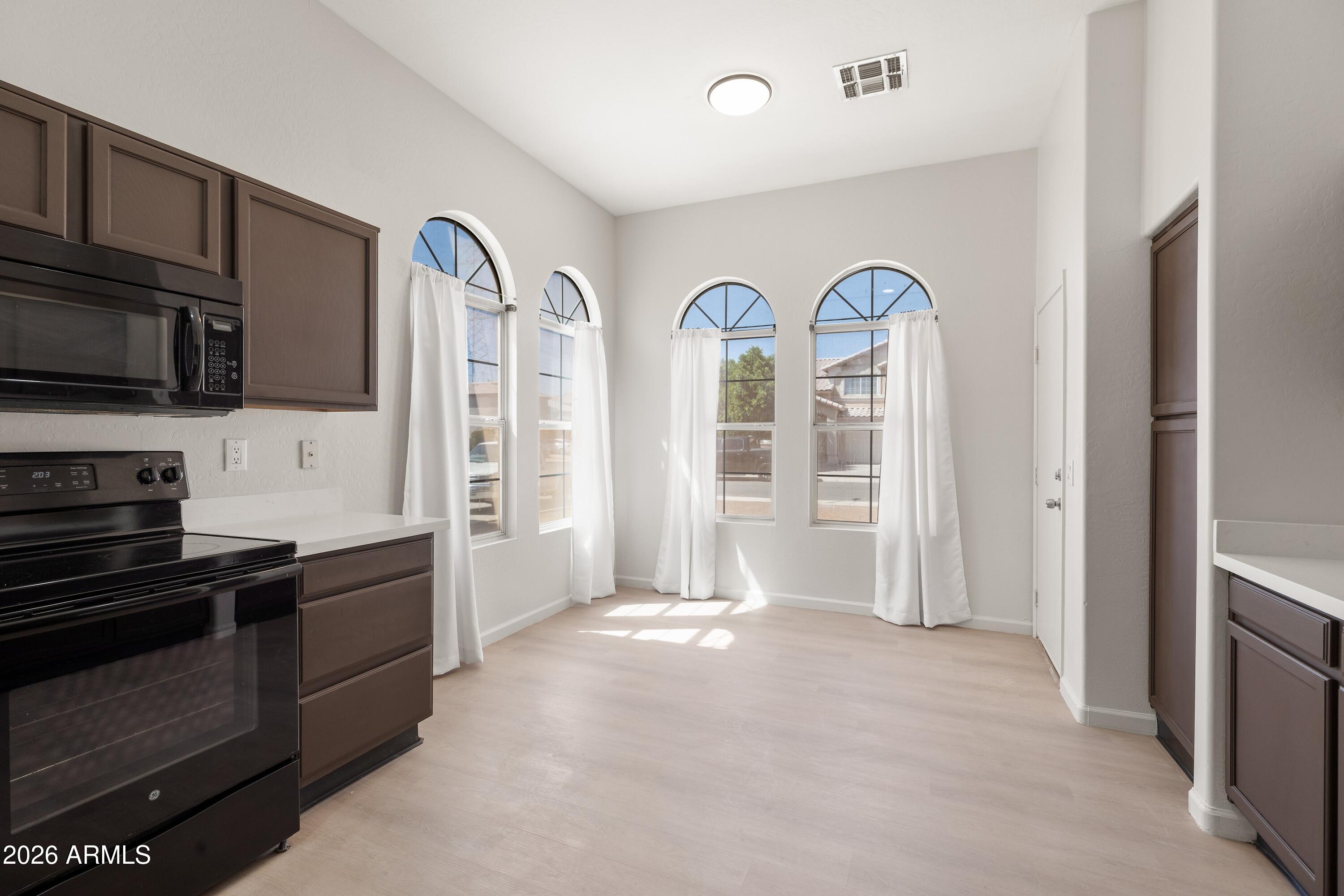 11045 W Augusta Avenue