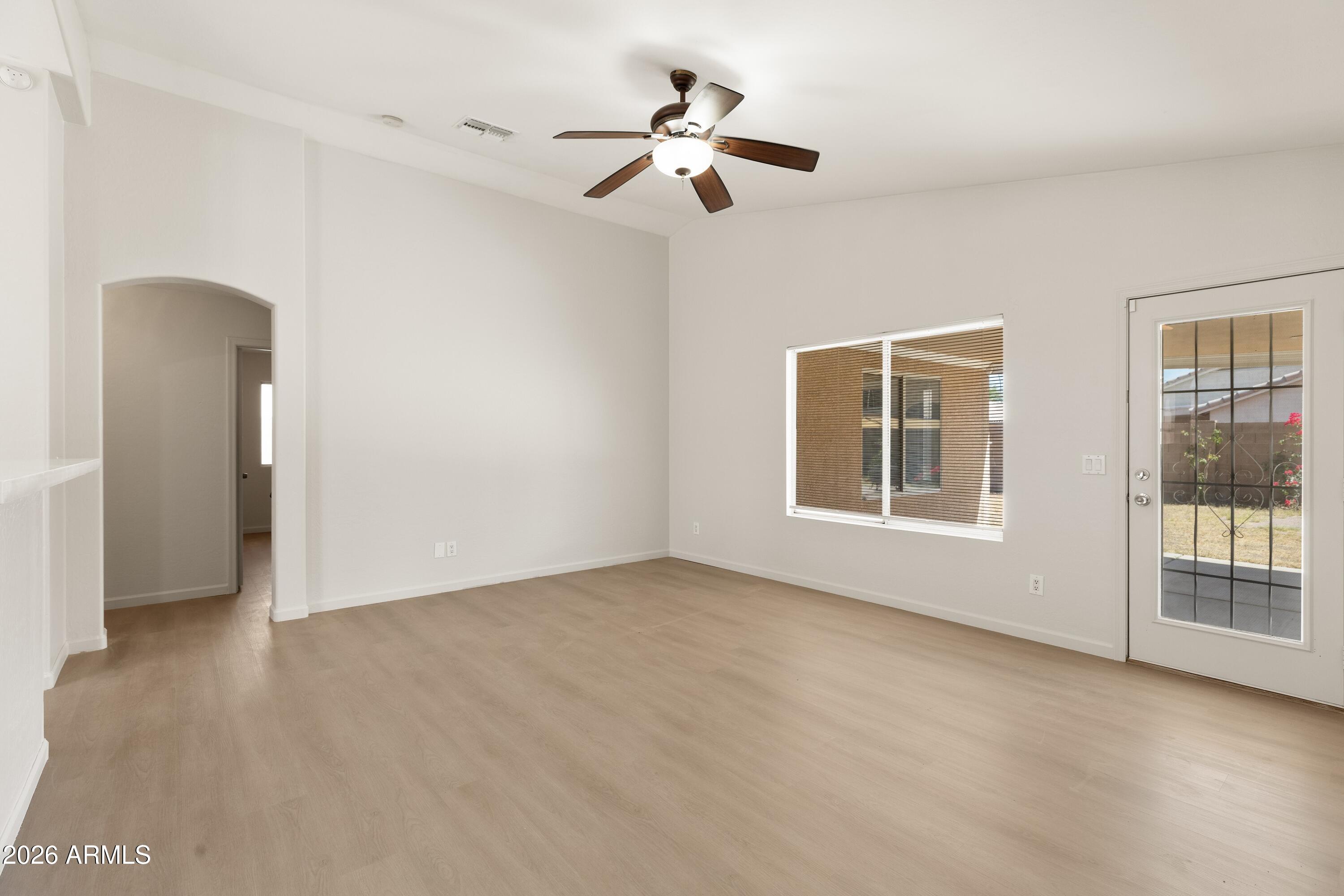 11045 W Augusta Avenue