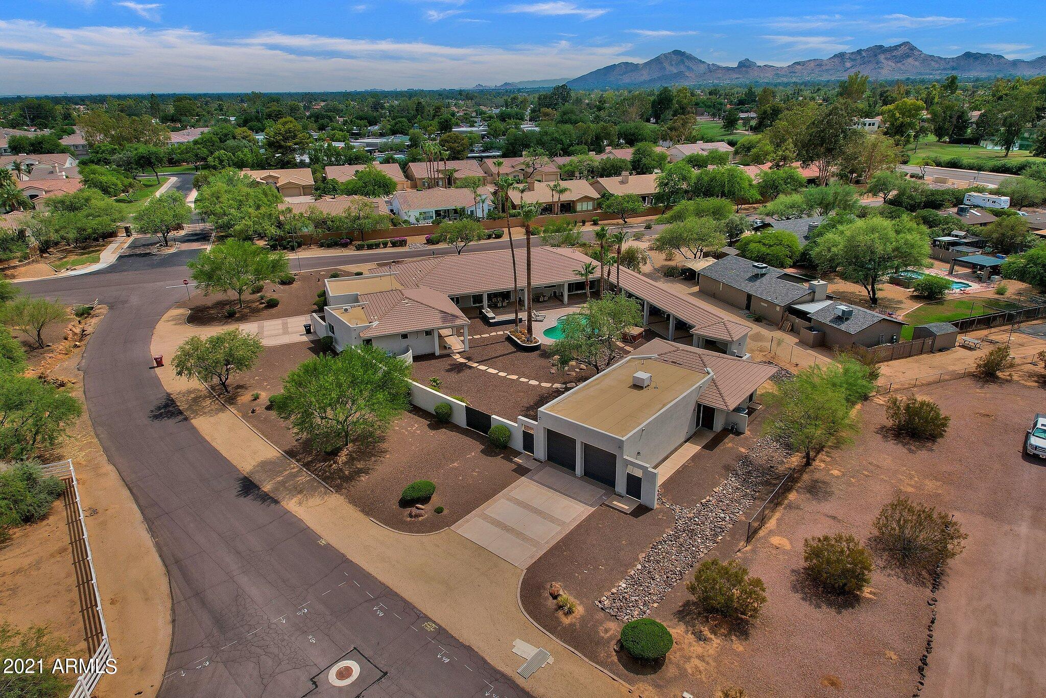 SUNDOWN RANCHOS - Residential