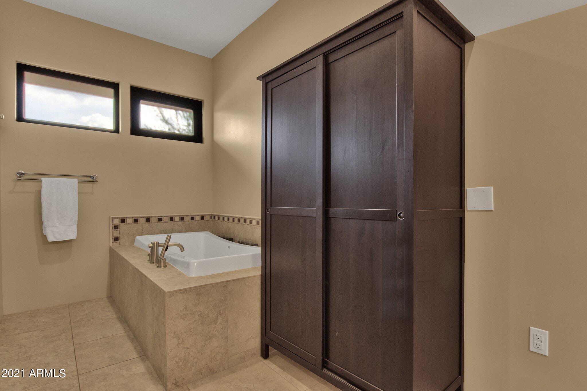 SUNDOWN RANCHOS - Residential