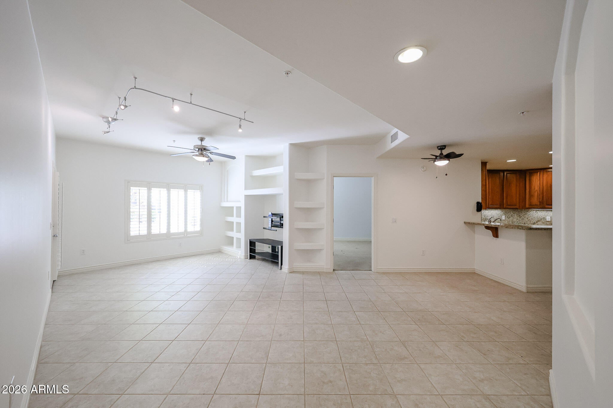 5350 E DEER VALLEY Drive 1238