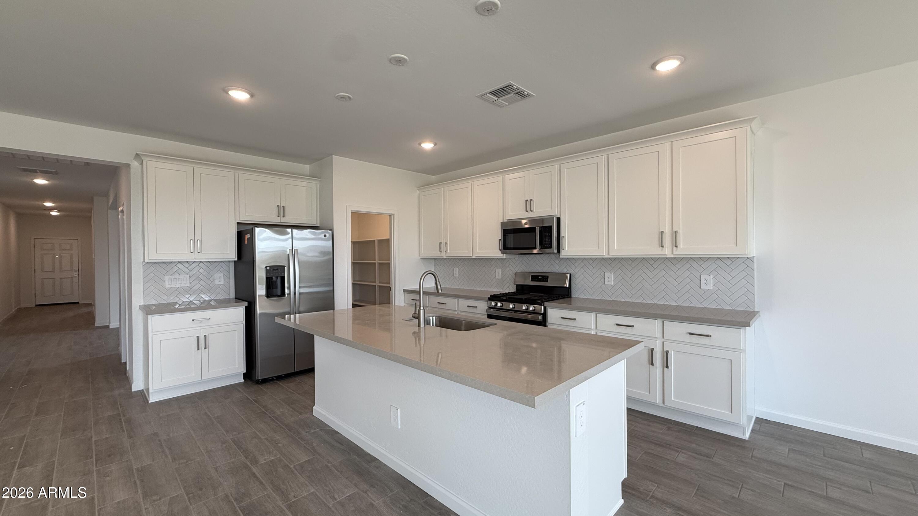 47007 W PECAN WOODS --