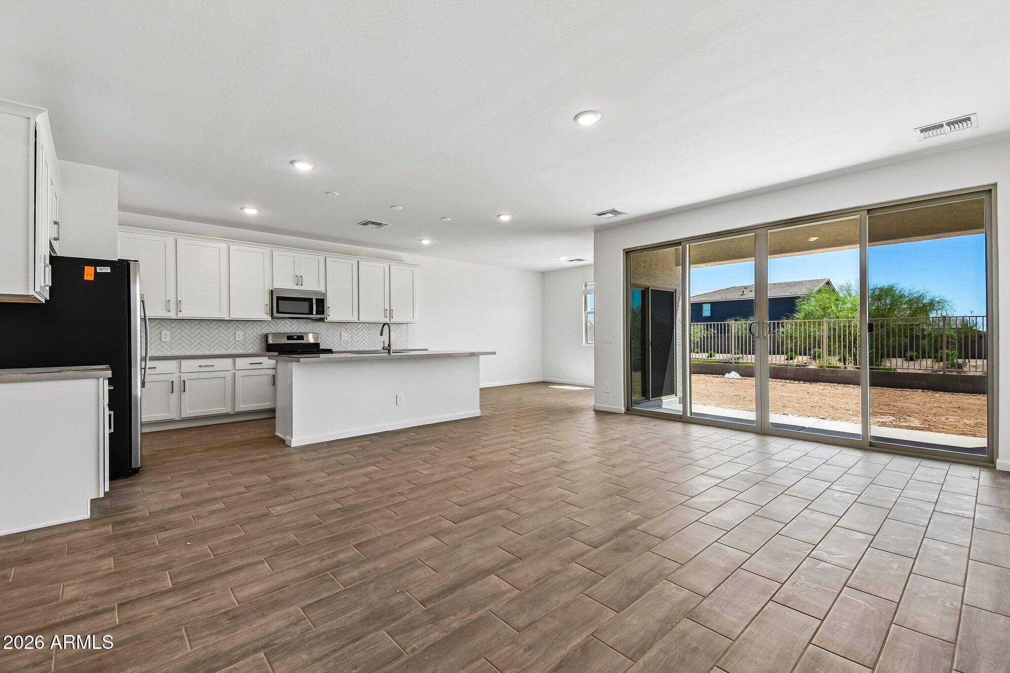 47007 W PECAN WOODS --