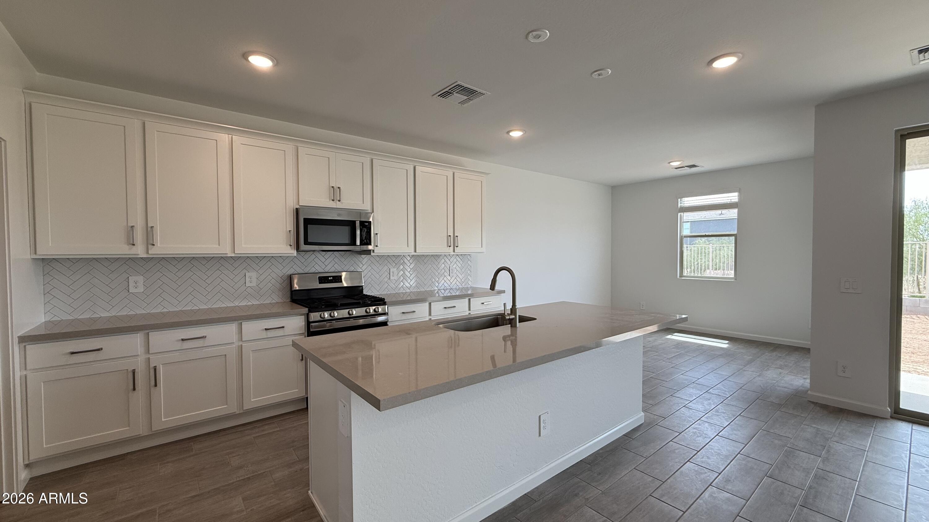 47007 W PECAN WOODS --