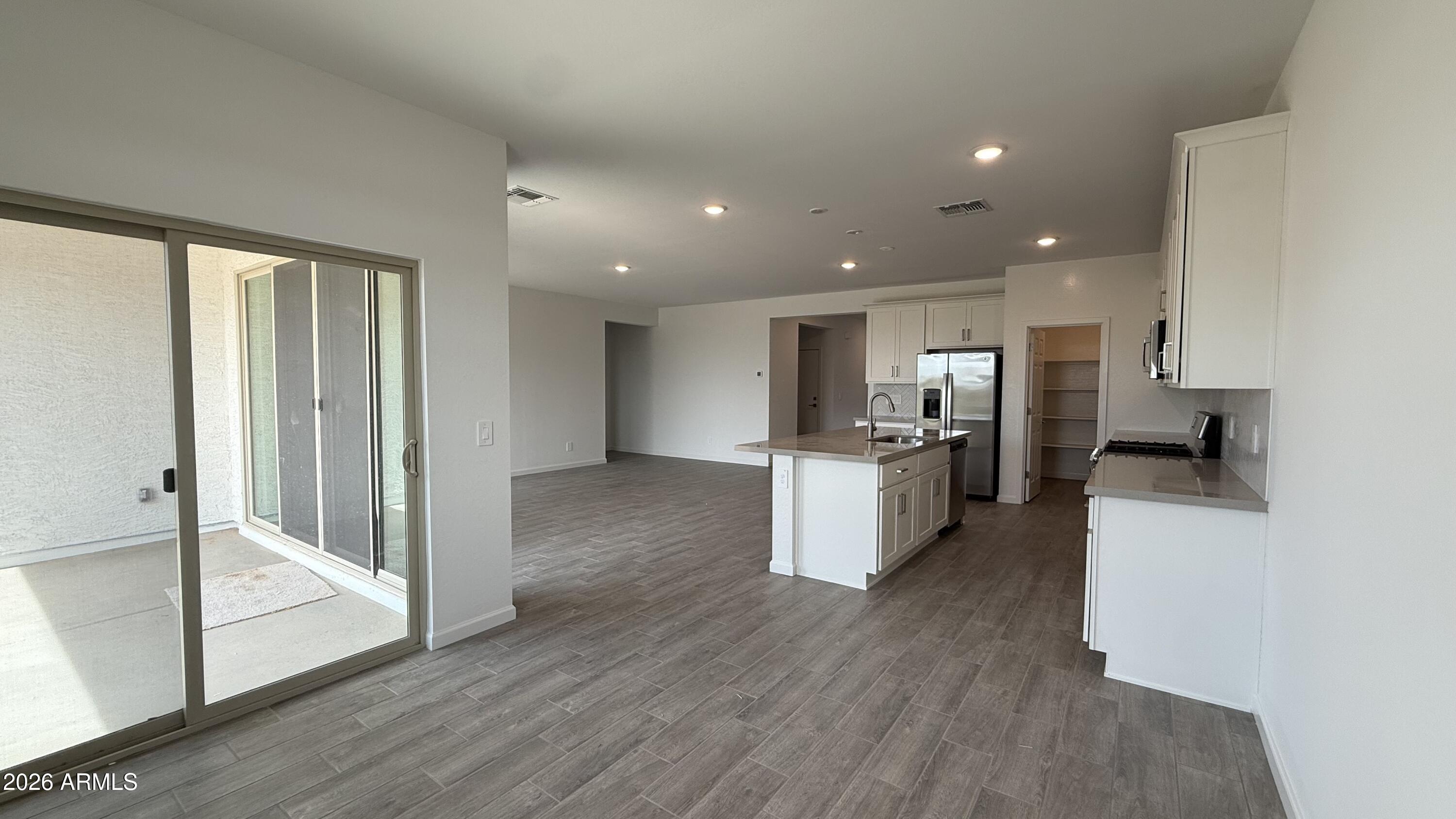 47007 W PECAN WOODS --