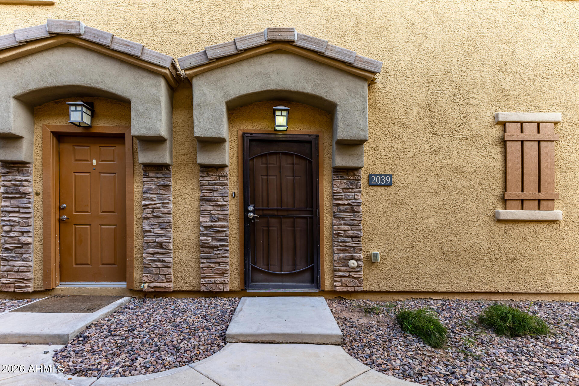 1350 S GREENFIELD Road 2039